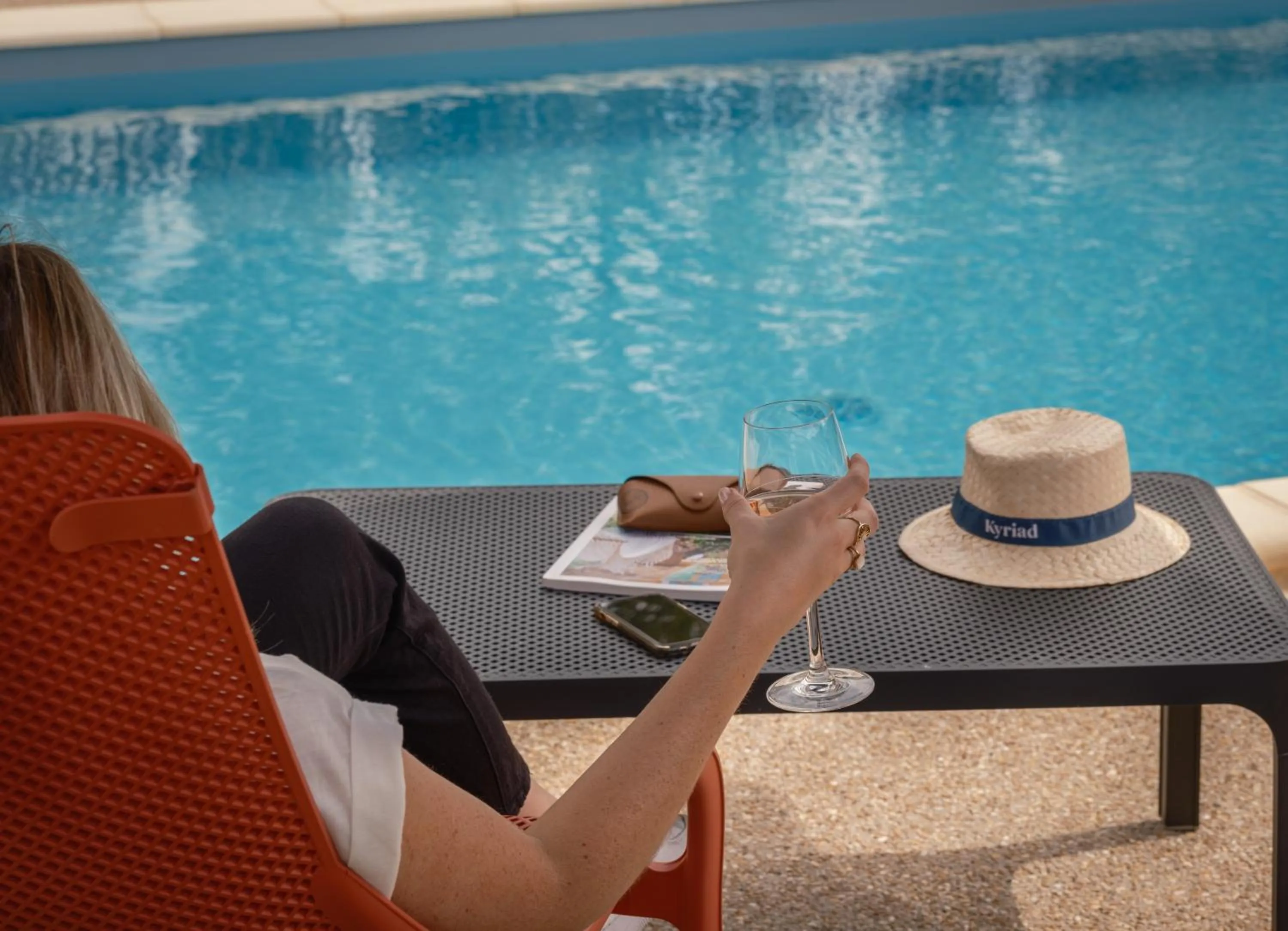 Swimming pool in Kyriad Tours Sud - Ballan Mire