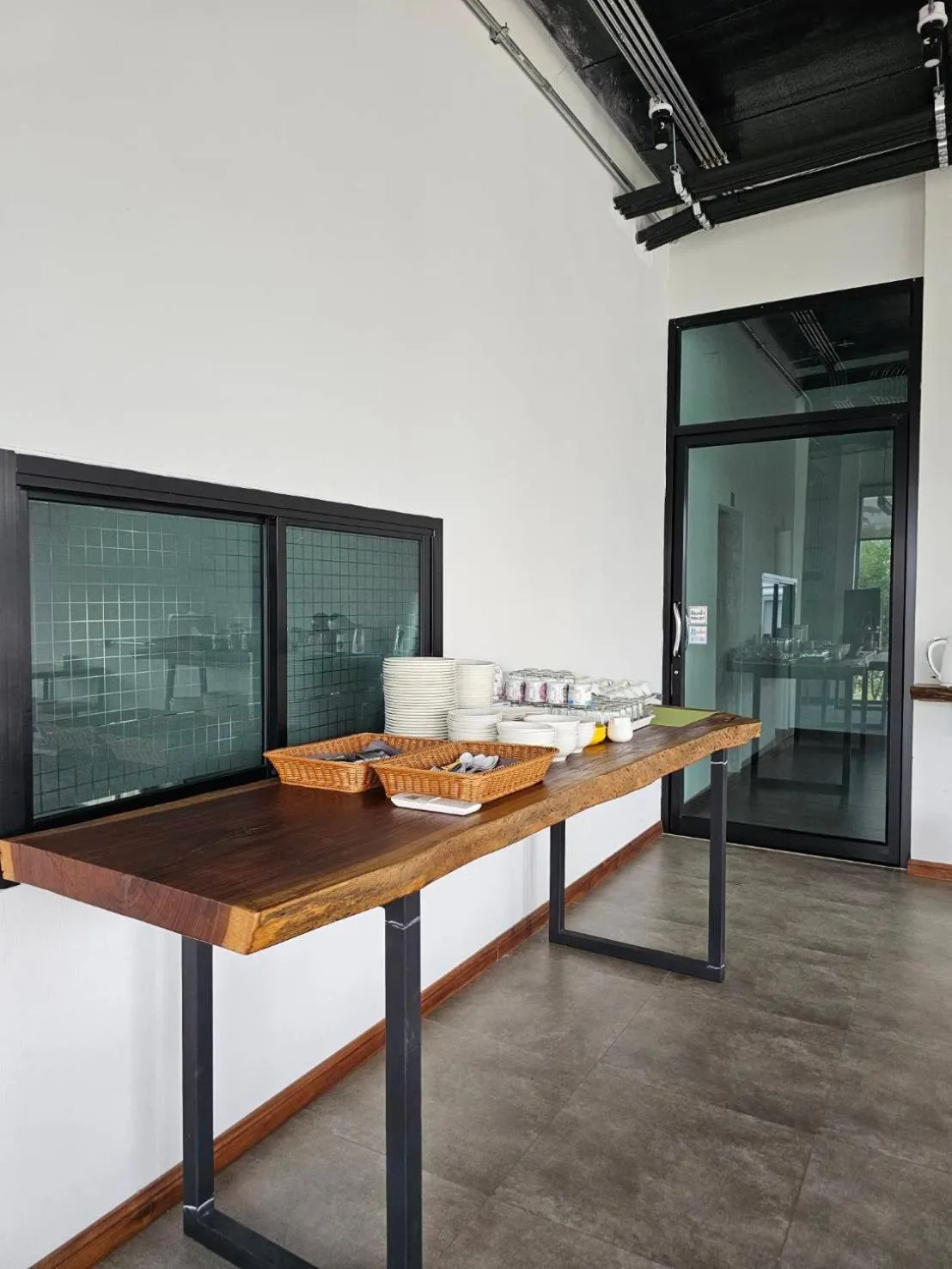 Restaurant/places to eat in Destino Hotel Surin