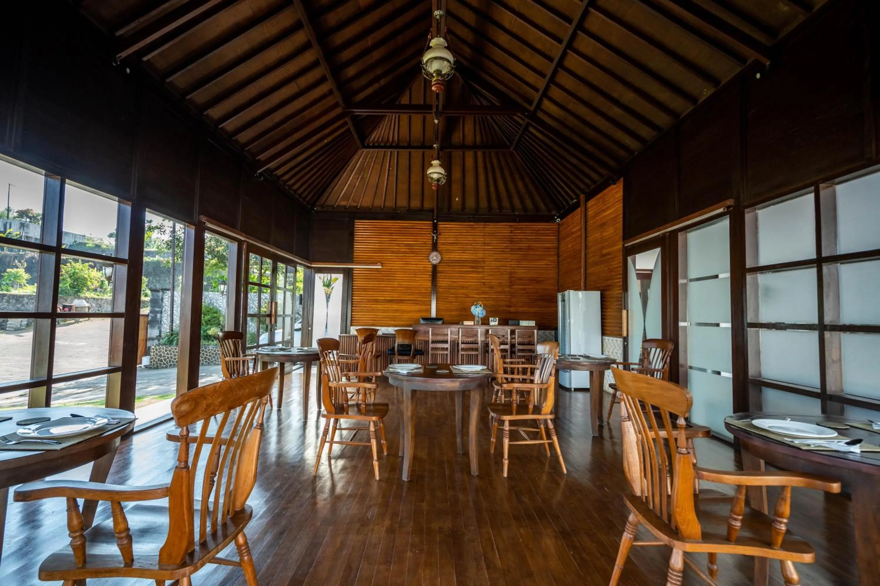 Restaurant/places to eat in Shankara Munduk Bali