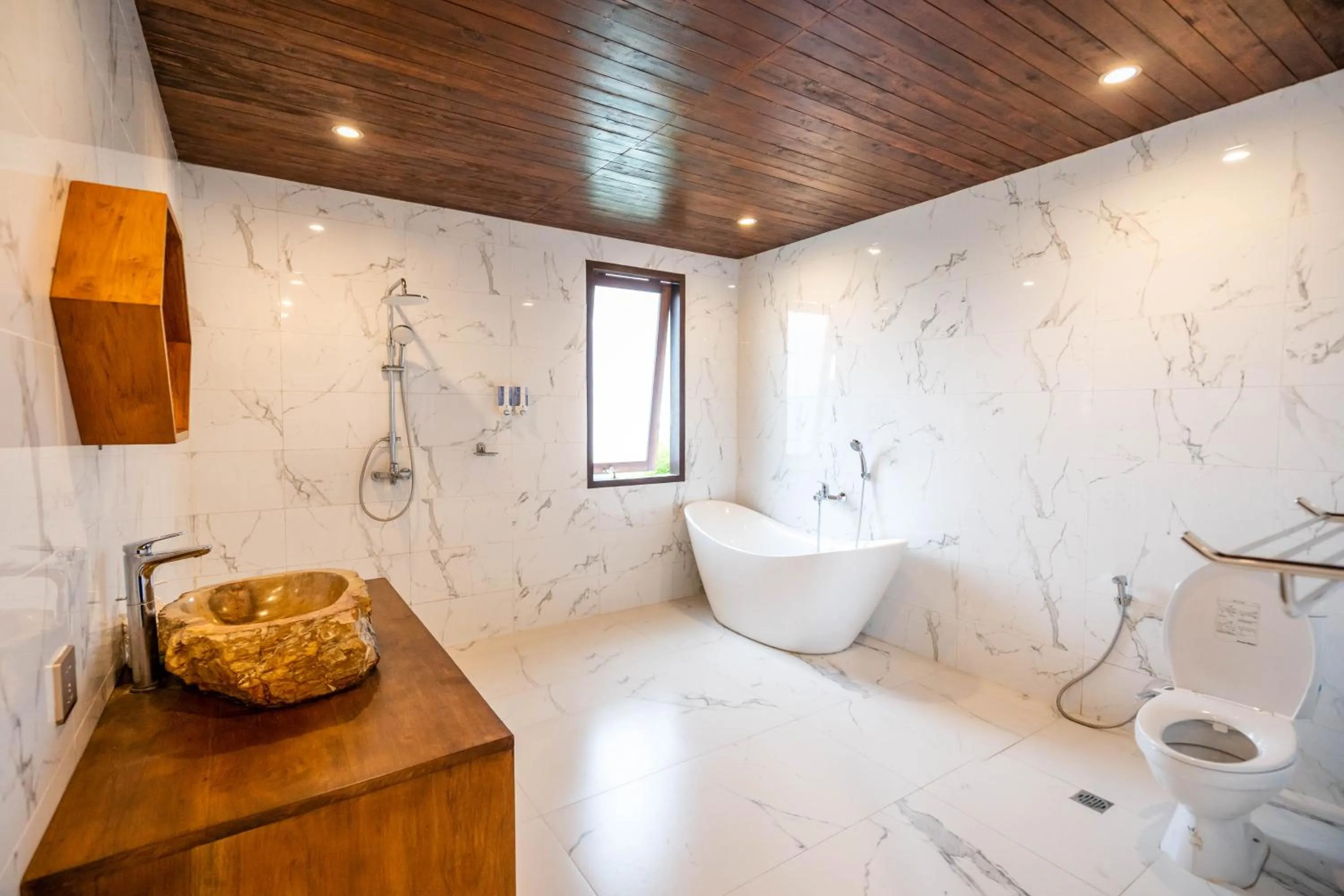 Shower in Shankara Munduk Bali