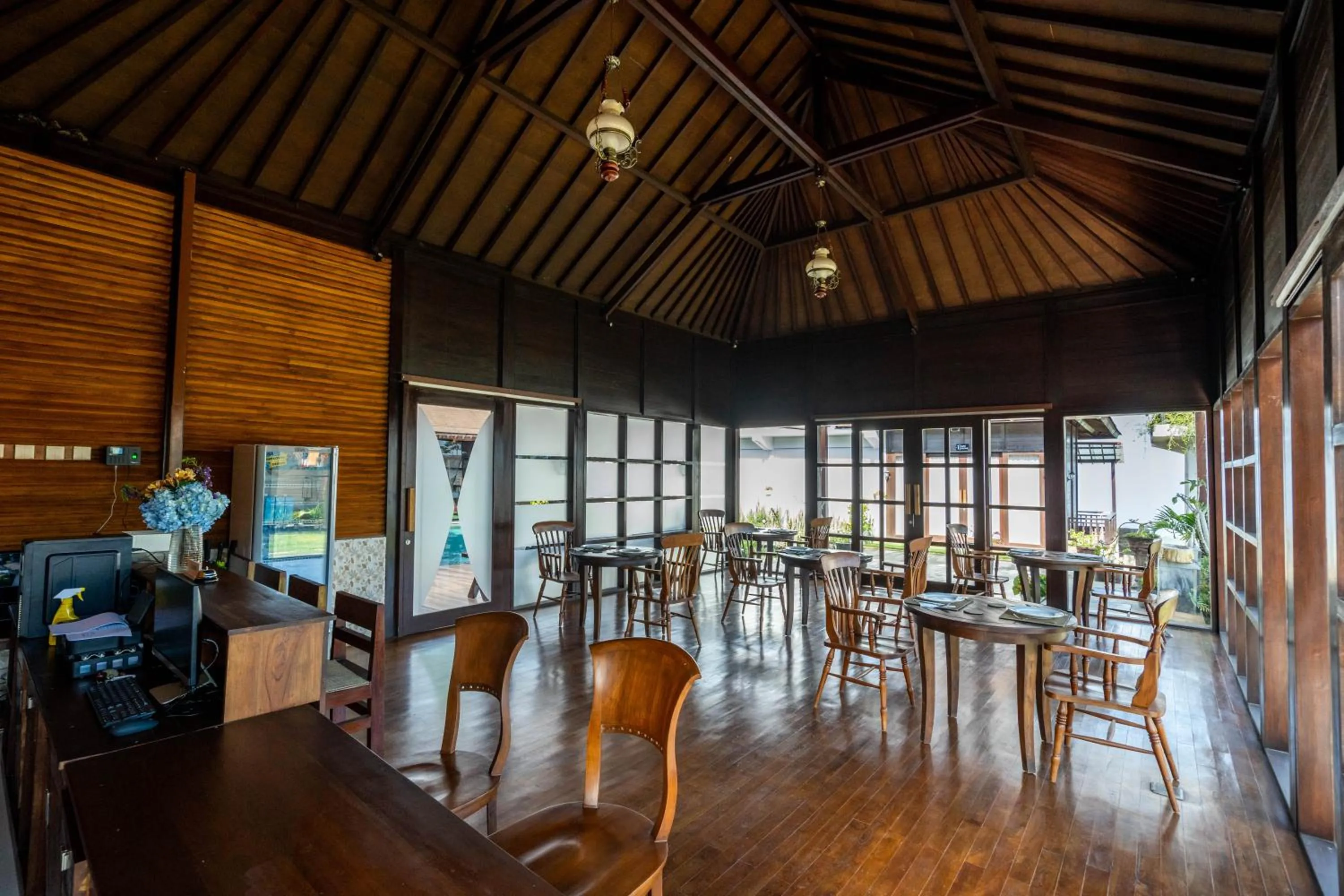 Restaurant/places to eat in Shankara Munduk Bali