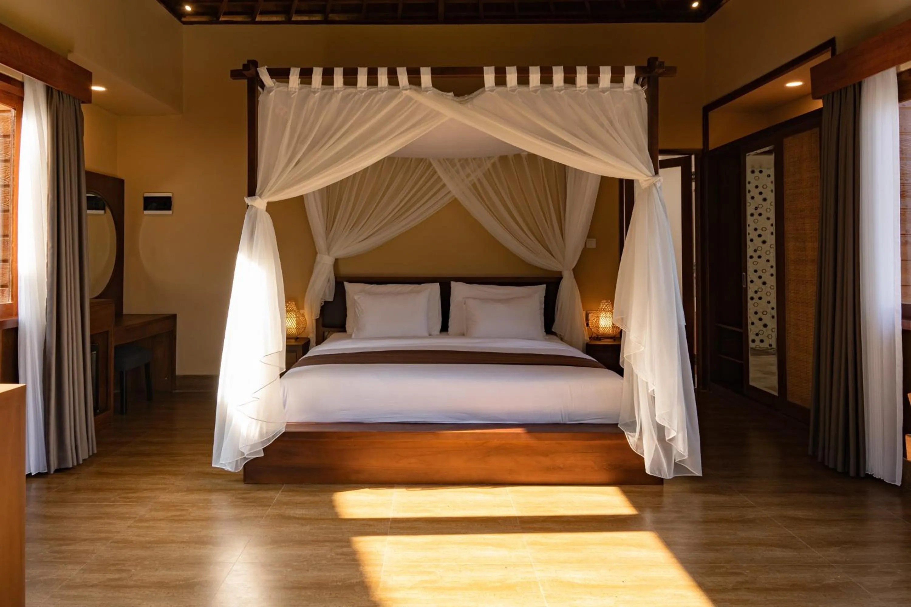 Photo of the whole room, Bed in Shankara Munduk Bali