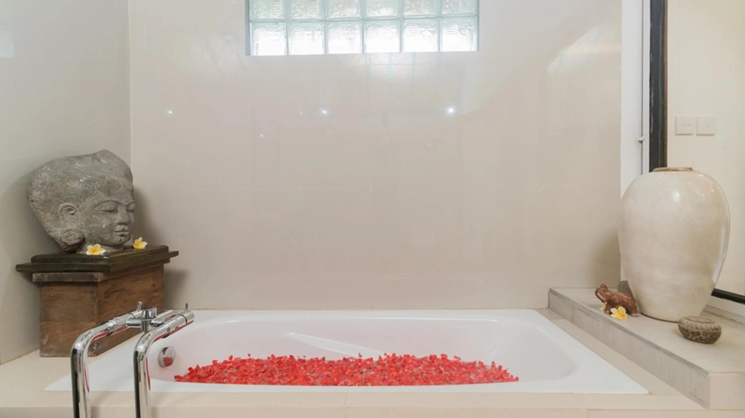 Bathroom in Nawa Sakti Ubud Suite