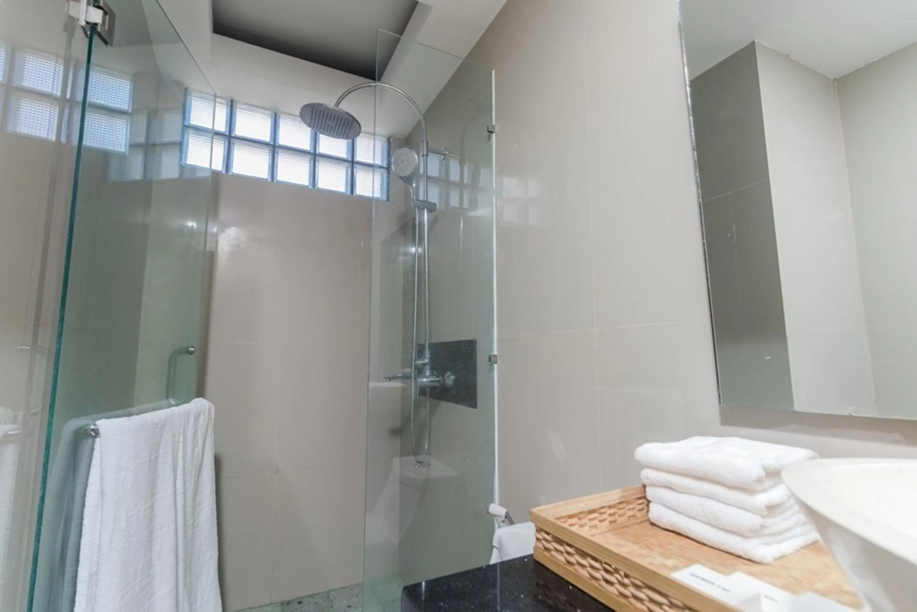 Shower in Nawa Sakti Ubud Suite