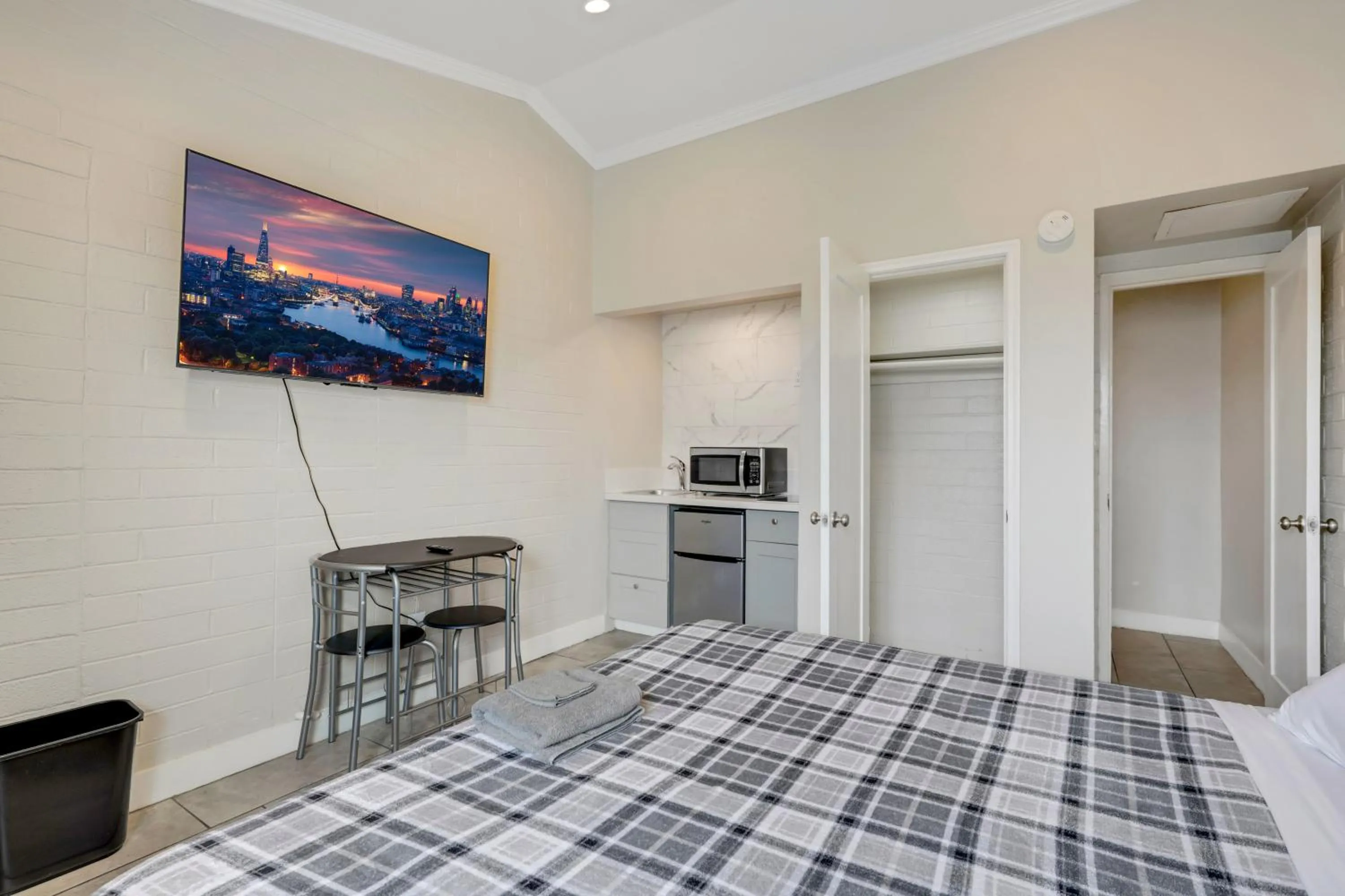 Bed in Desert Moon Motel