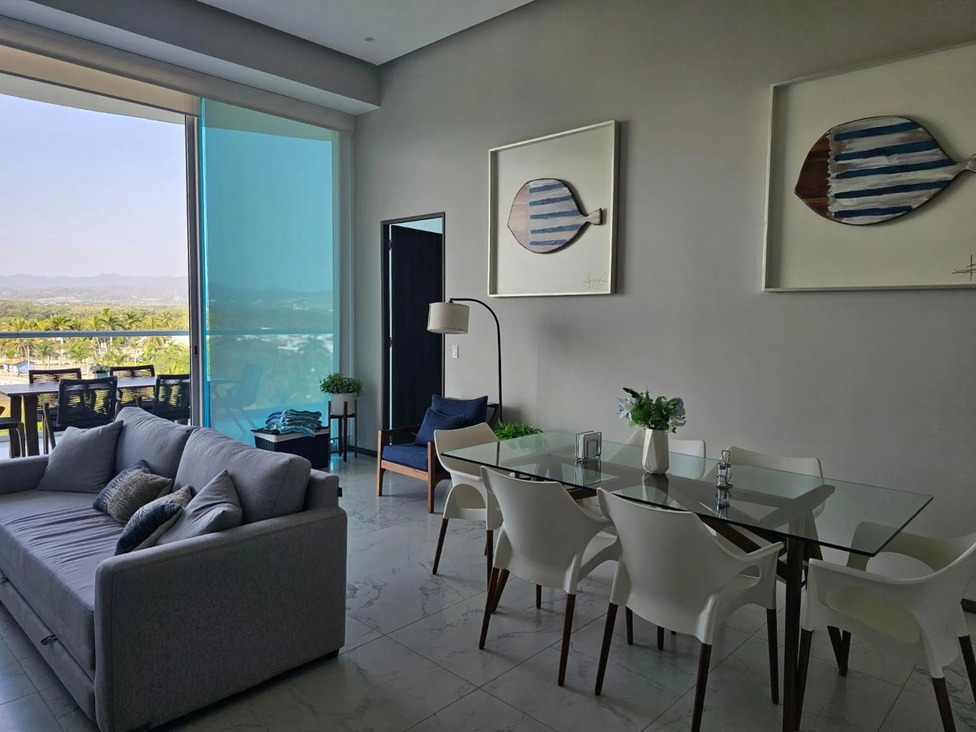 Dining area in Maritima Front Beach Apartment