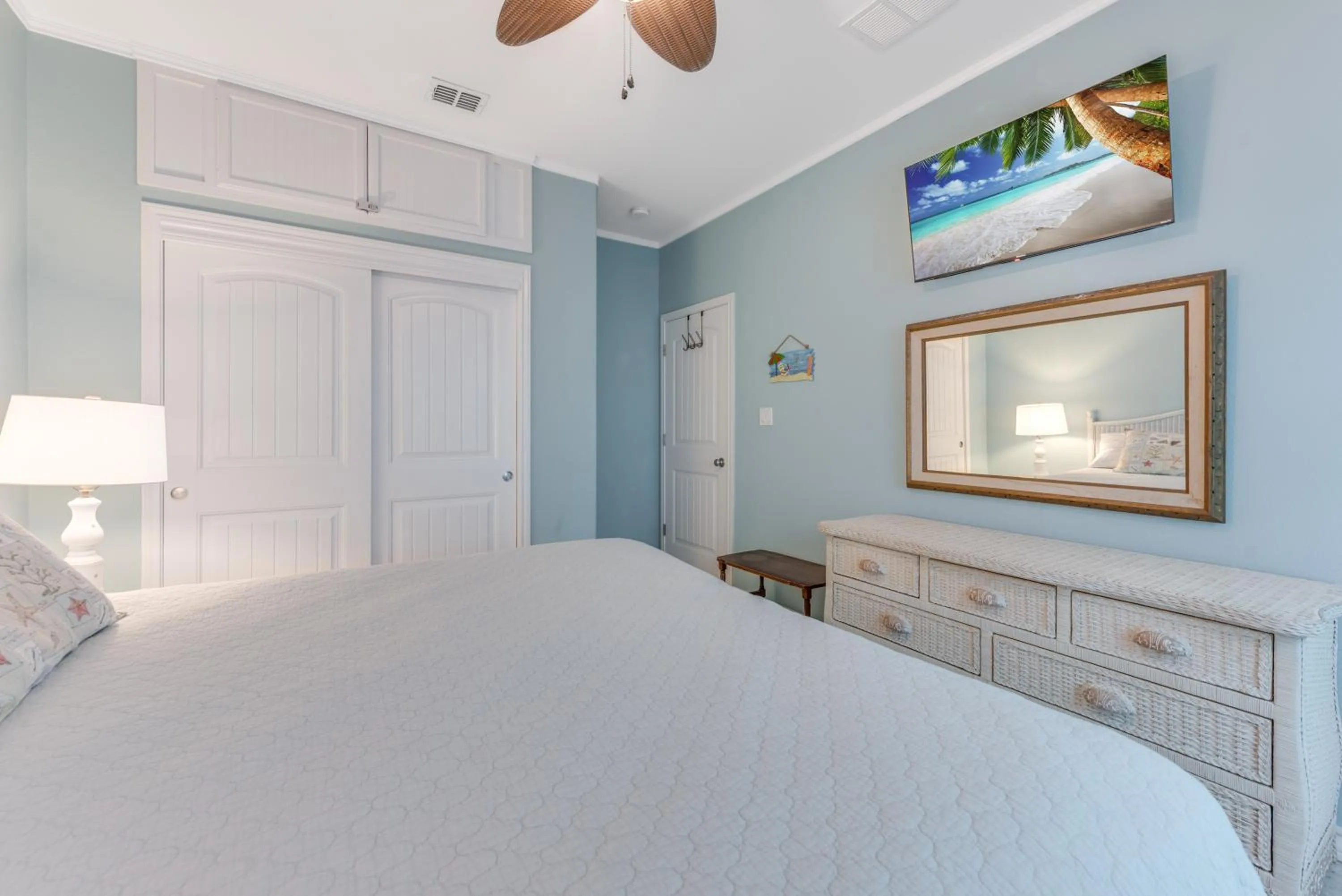 Property building, Bed in Sandy Cheeks