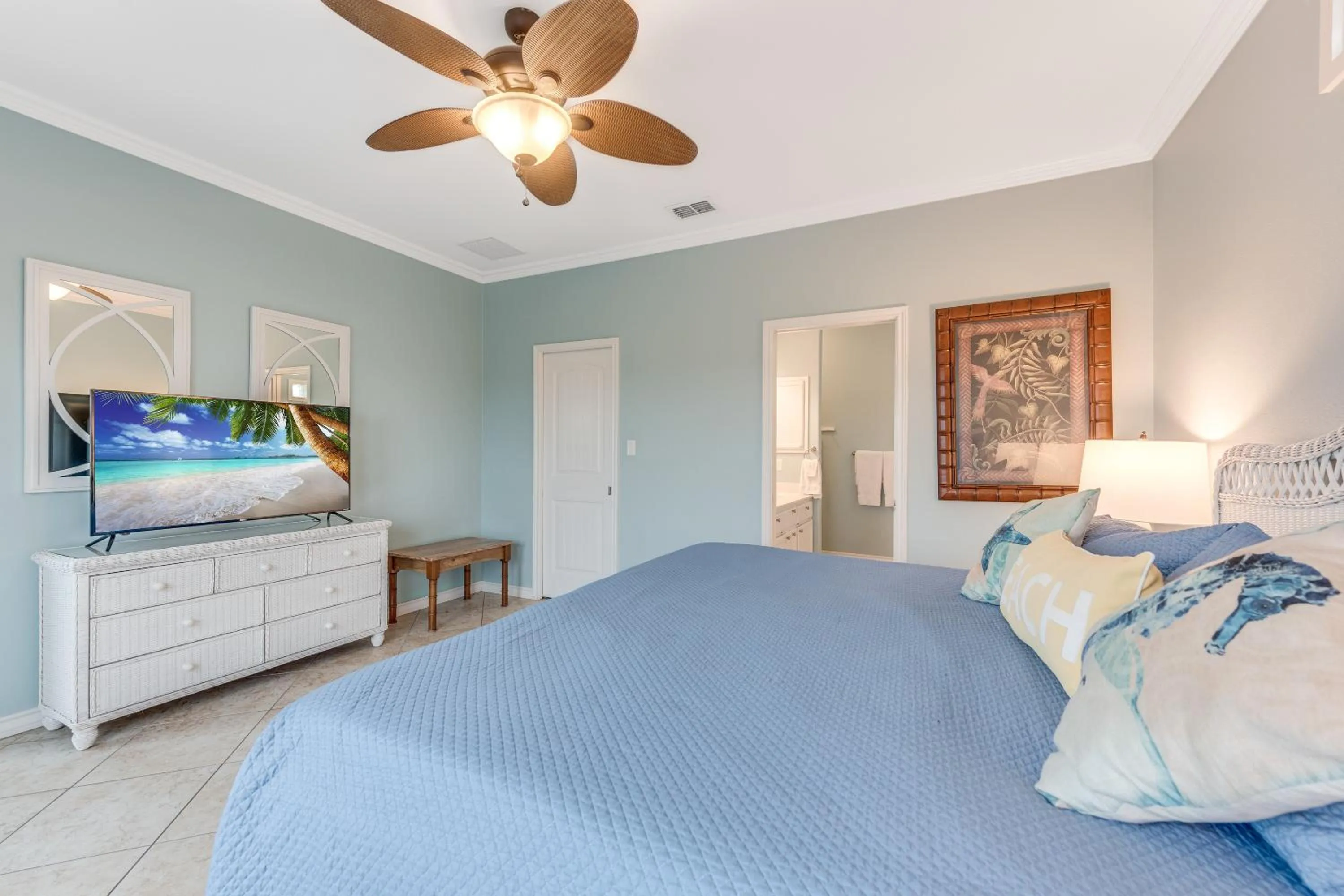 Property building, Bed in Sandy Cheeks