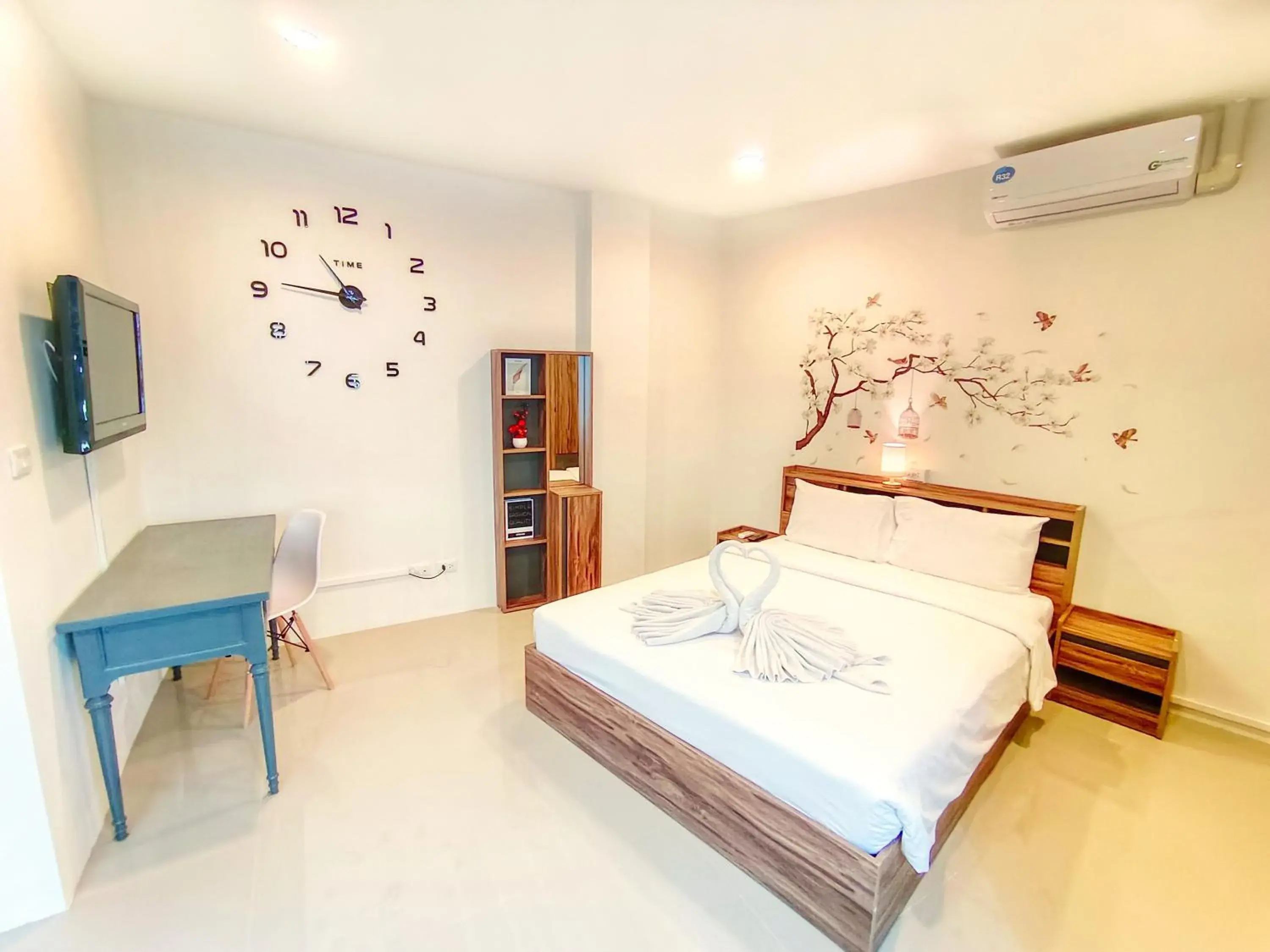 Deluxe Double Room in Sailor Hotel Pattaya Deluxe Double Room in Sailor Hotel Pattaya