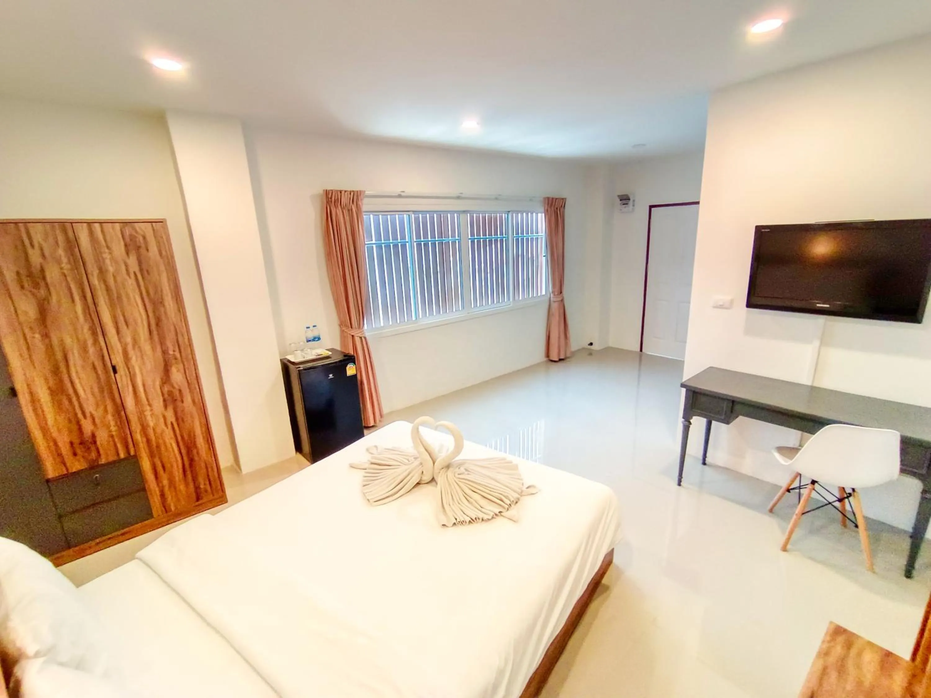TV and multimedia, Bed in Sailor Hotel Pattaya