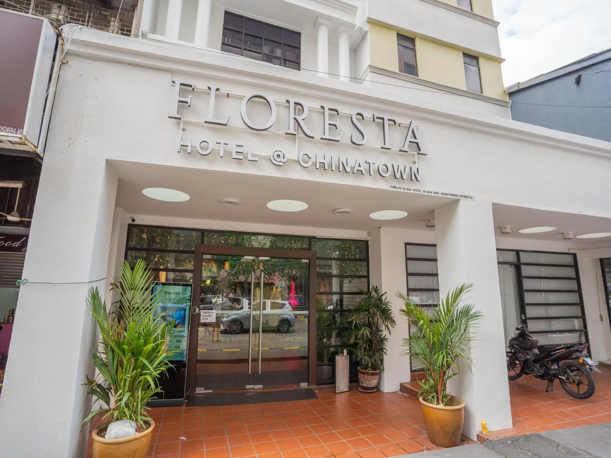 Property building in Floresta Hotel Chinatown