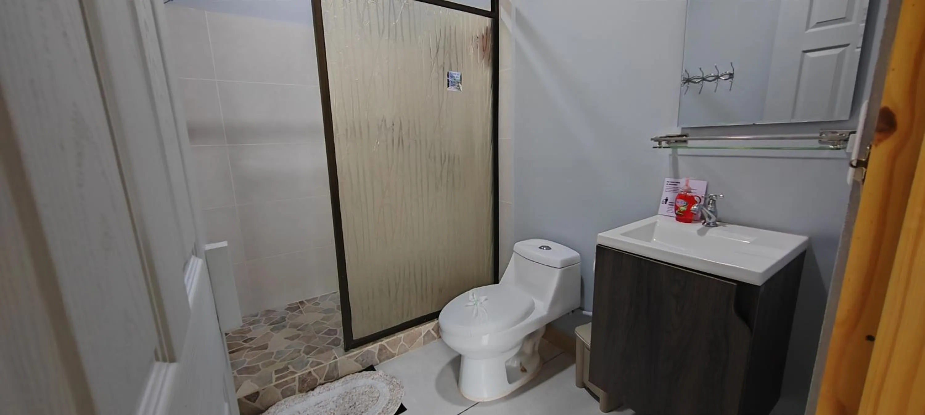 Shower in Ballena Rey Hotel