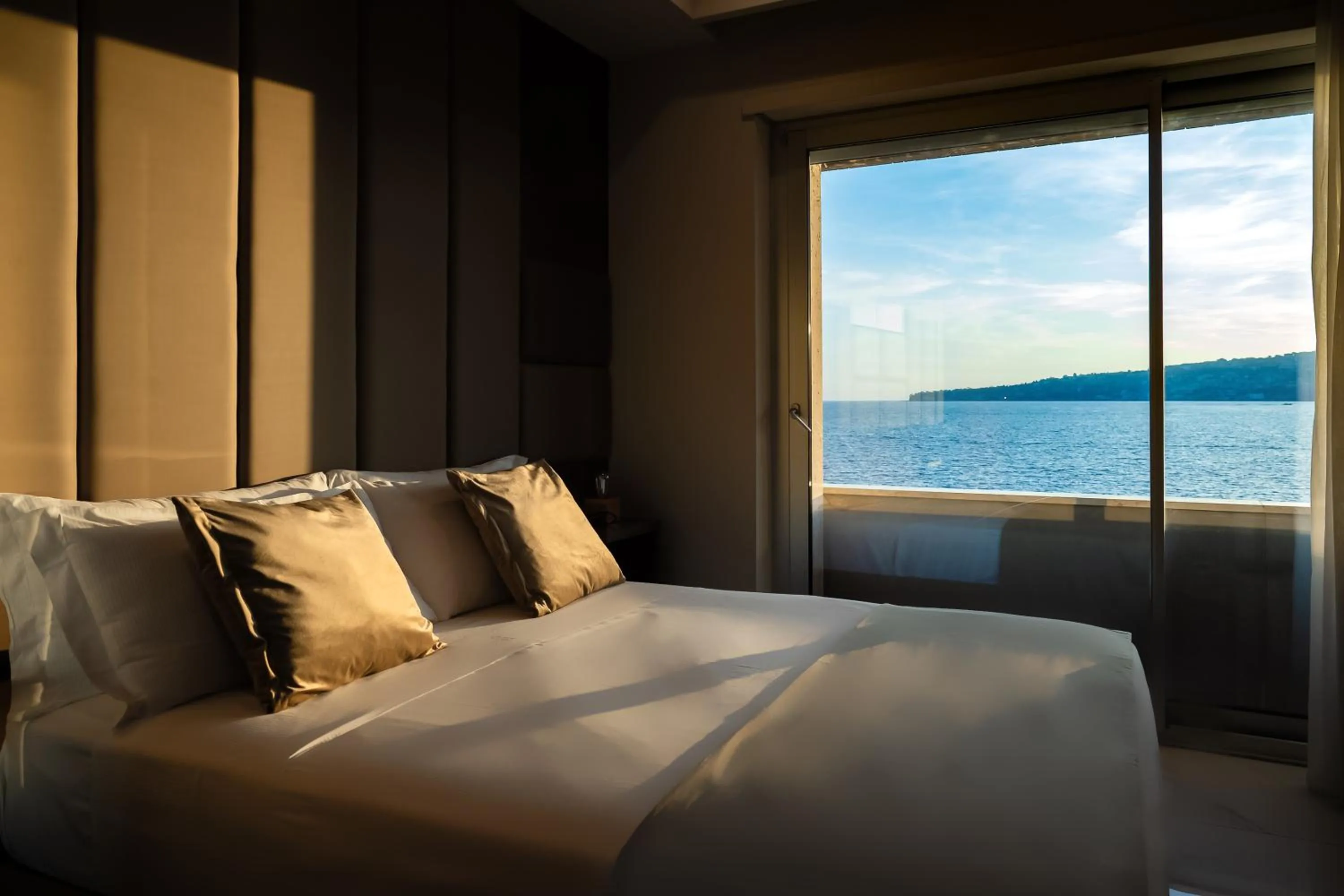 Sea view, Bed in Imperatrice Suites