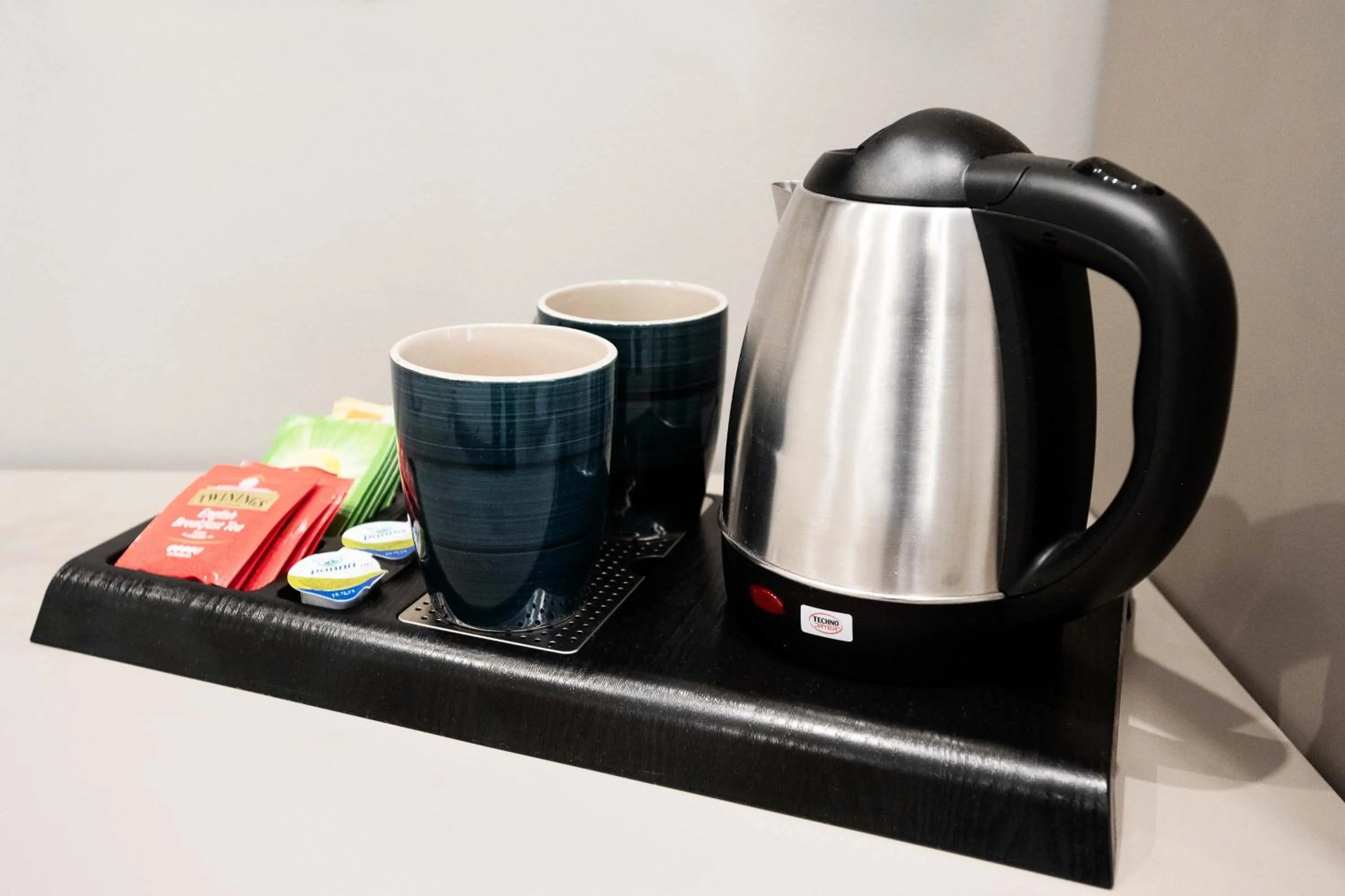 Coffee/tea facilities in Imperatrice Suites