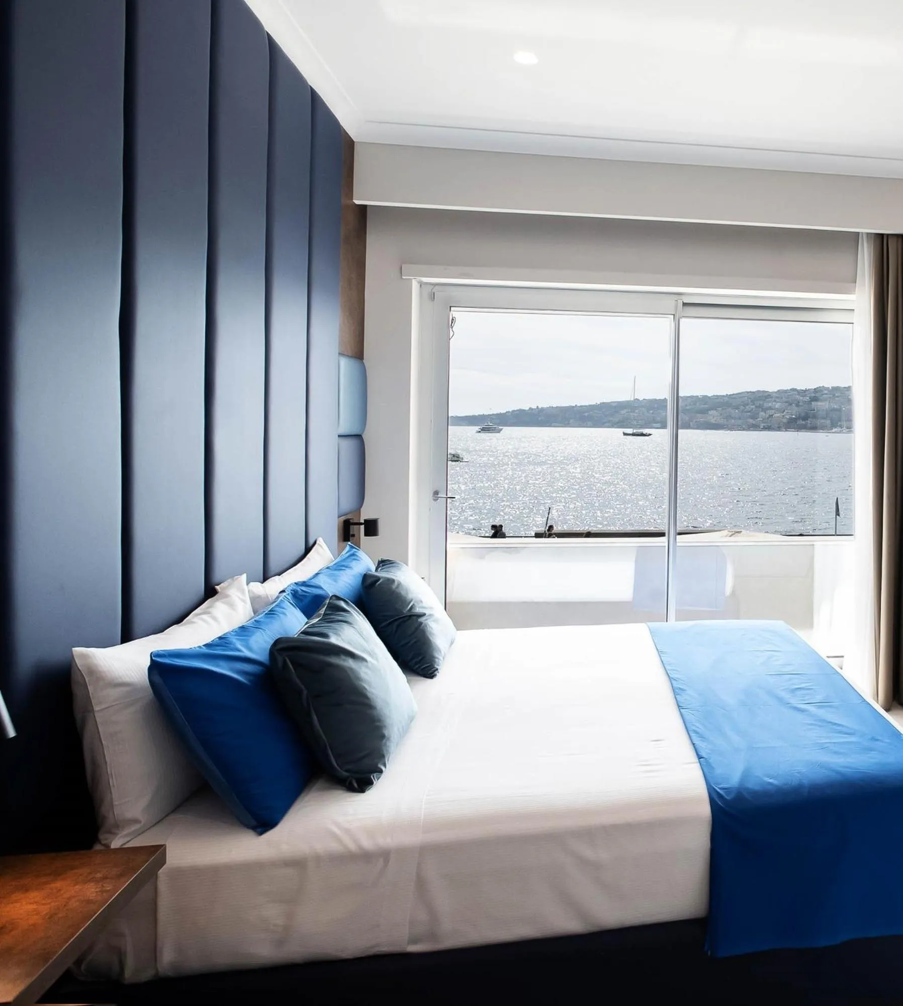 Bed in Imperatrice Suites