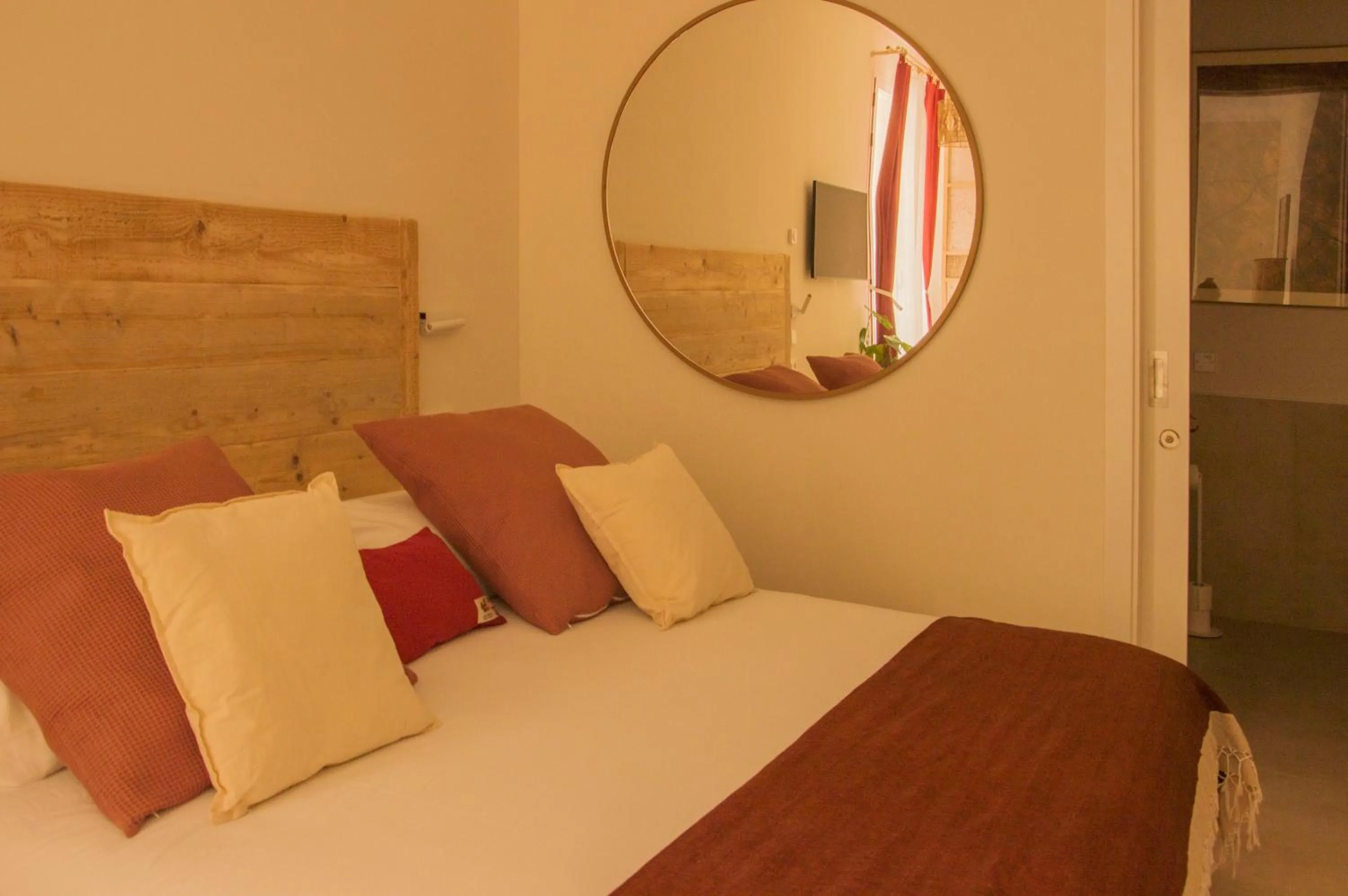 Bed in 4 Bears Studios