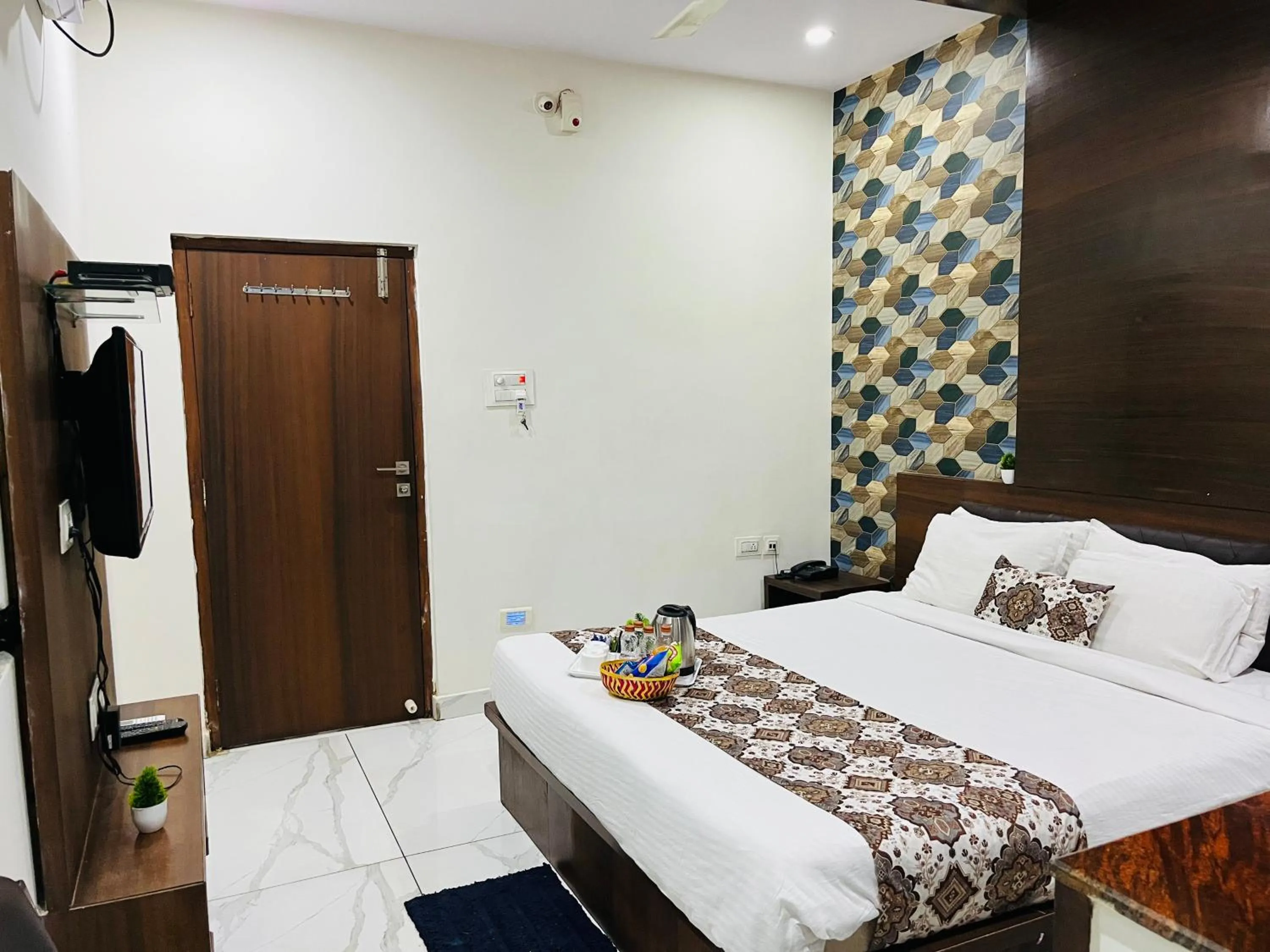 Bed in Hotel Plaza Hyderabad Airport Zone