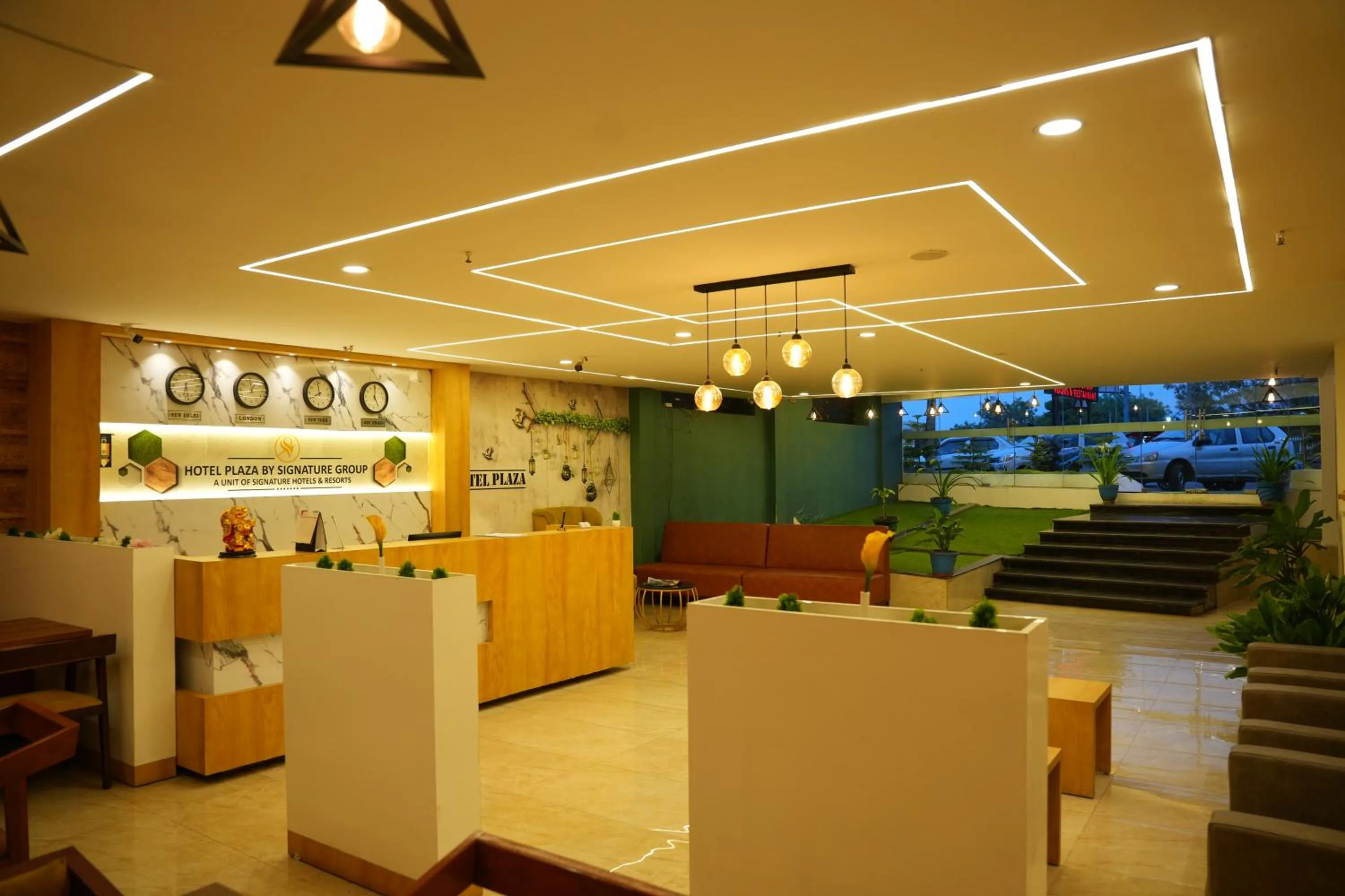Lobby or reception in Hotel Plaza Hyderabad Airport Zone