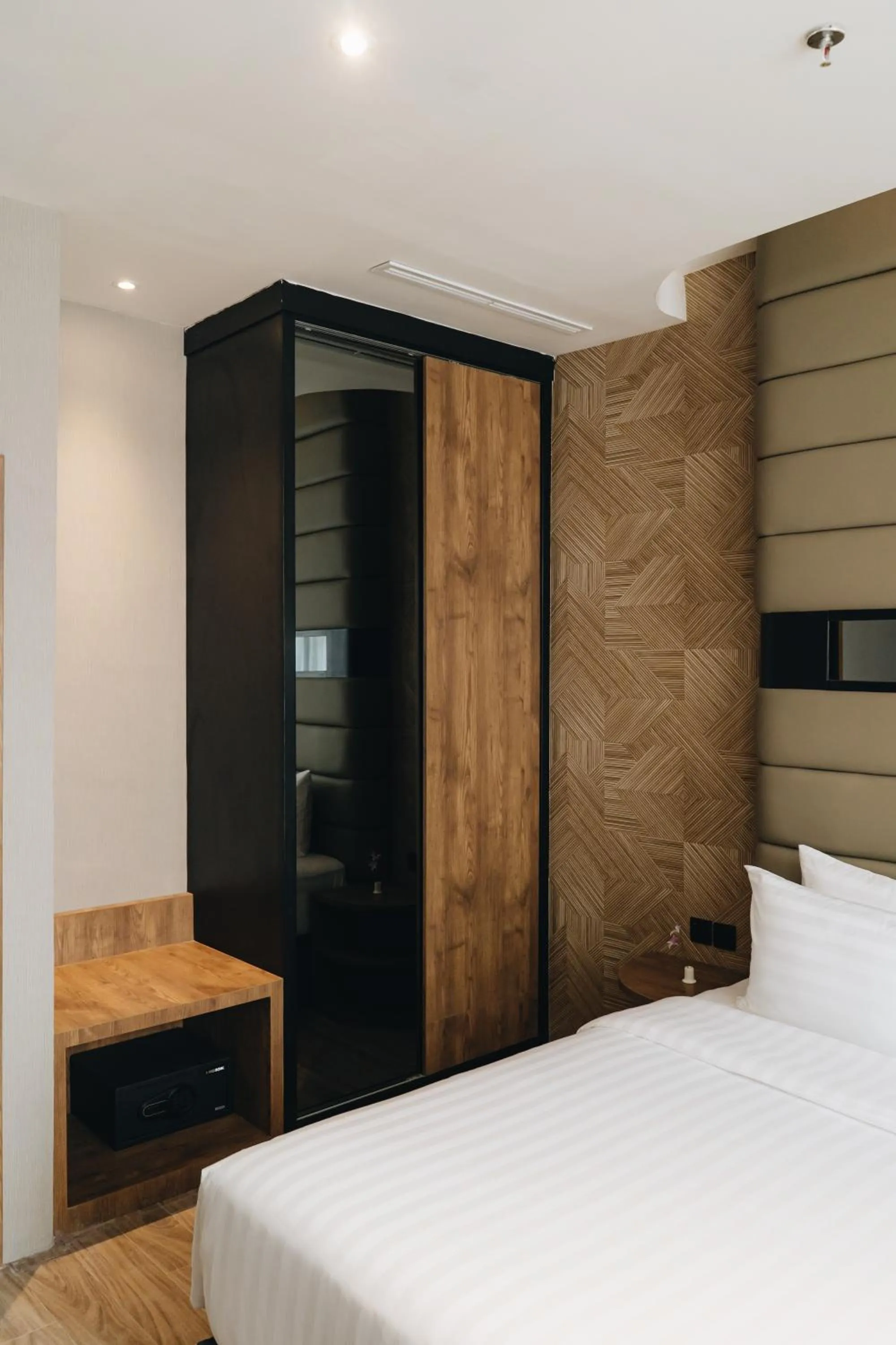 Bedroom, Bed in Grand Central Premier