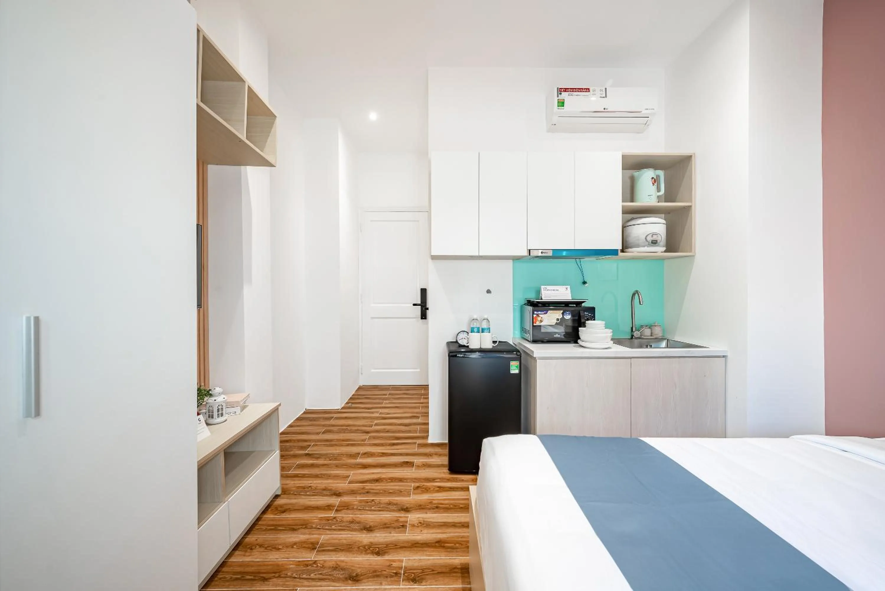 Kitchen or kitchenette, Bed in Cozrum Homes - Autumn House