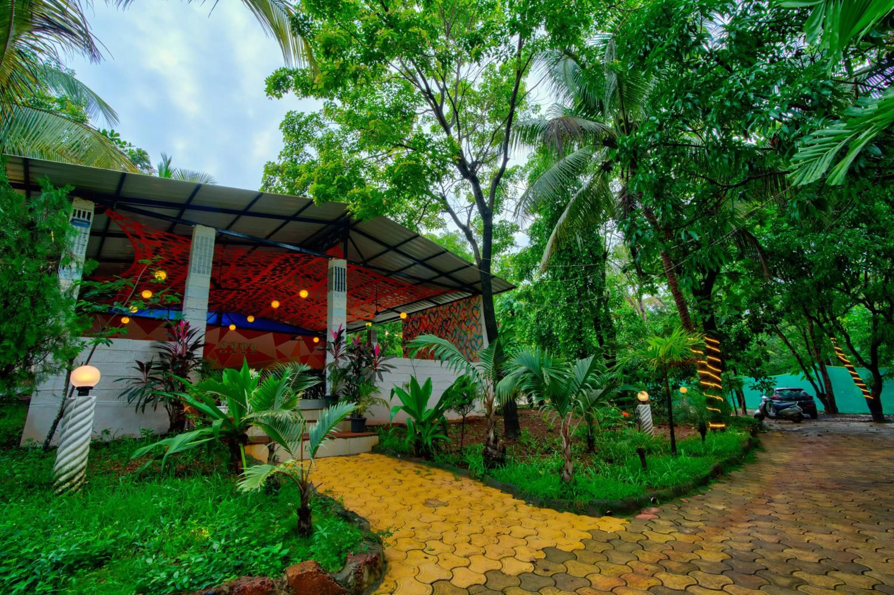 Restaurant/places to eat in La Station Resort Vagator