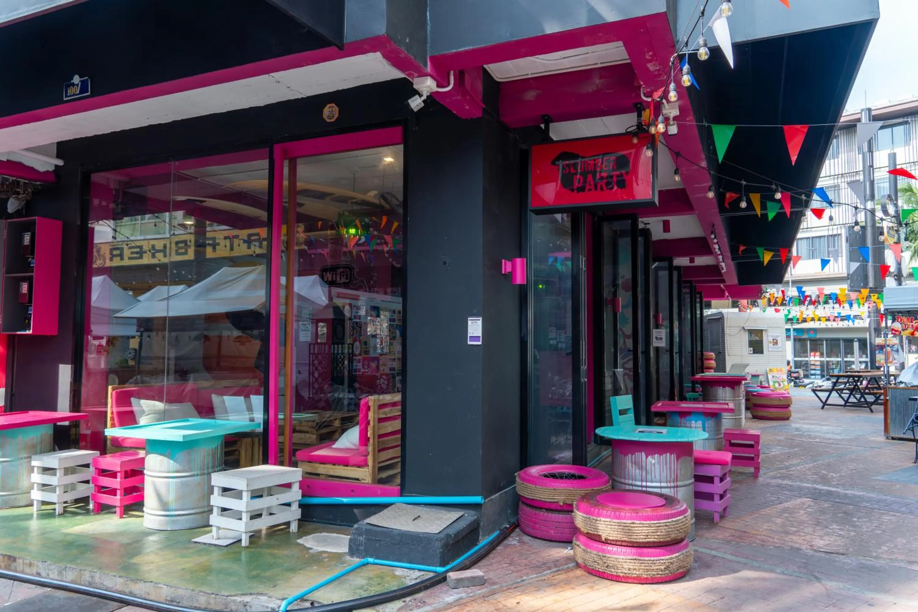 Slumber Surf Phuket Kata