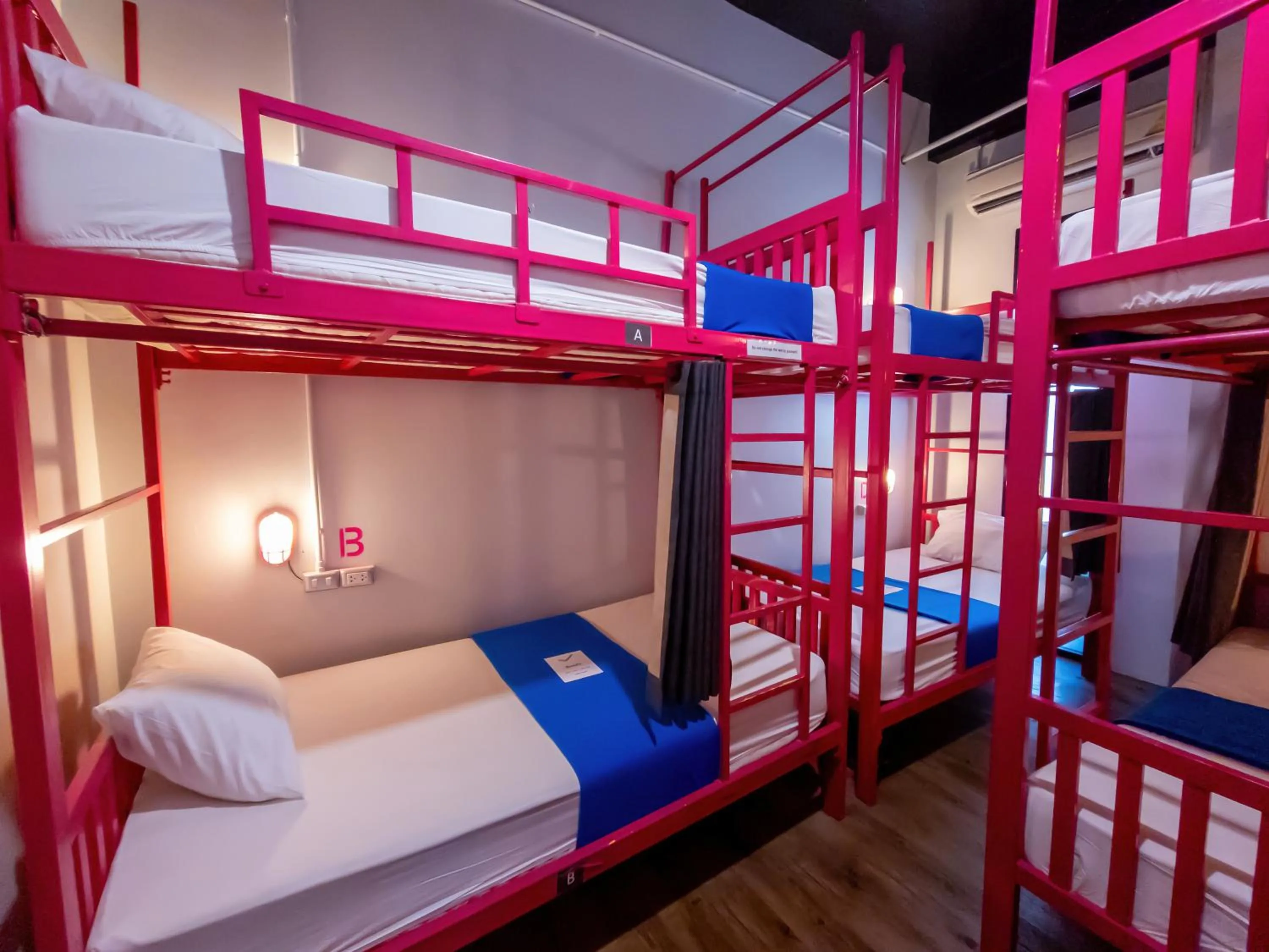 Bed in Slumber Surf Phuket Kata