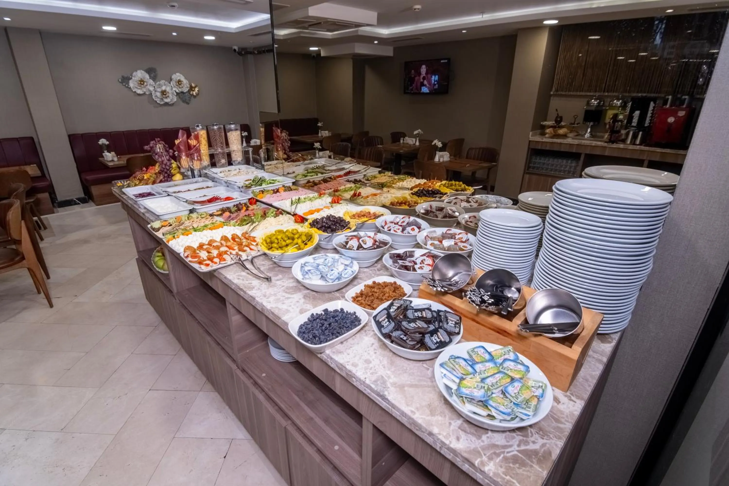 Food and drinks in The Omiya Hotel