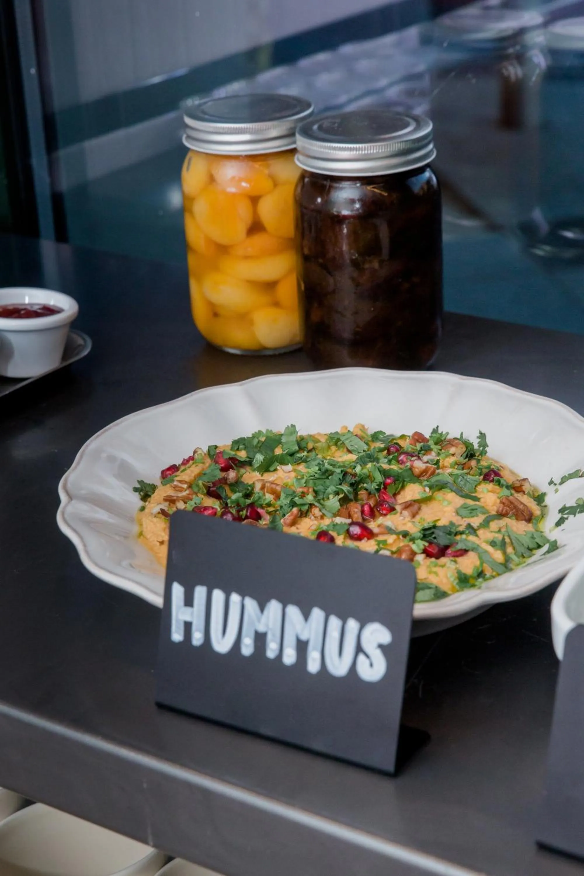 Restaurant/places to eat in LATROUPE Prado Hostel