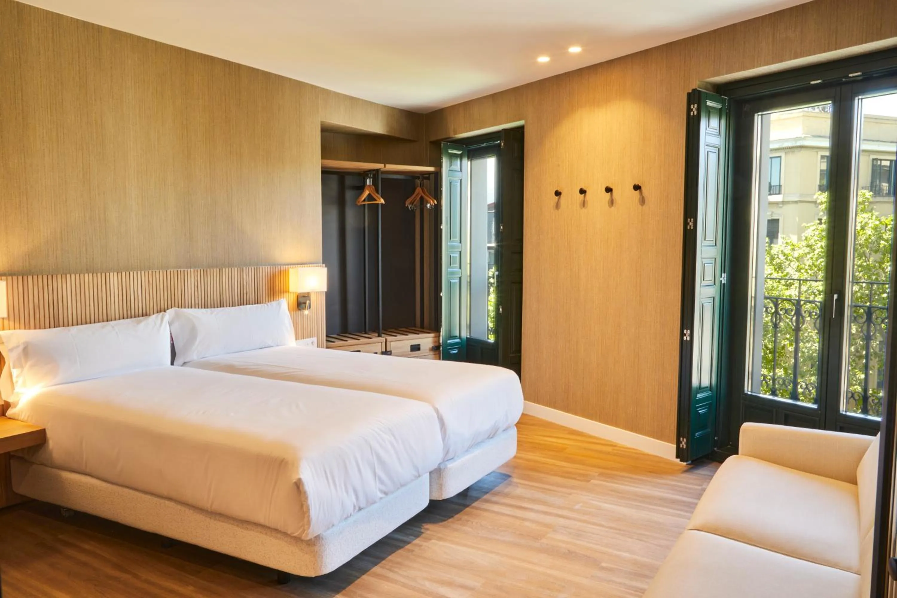 Bed in LATROUPE Prado Hostel