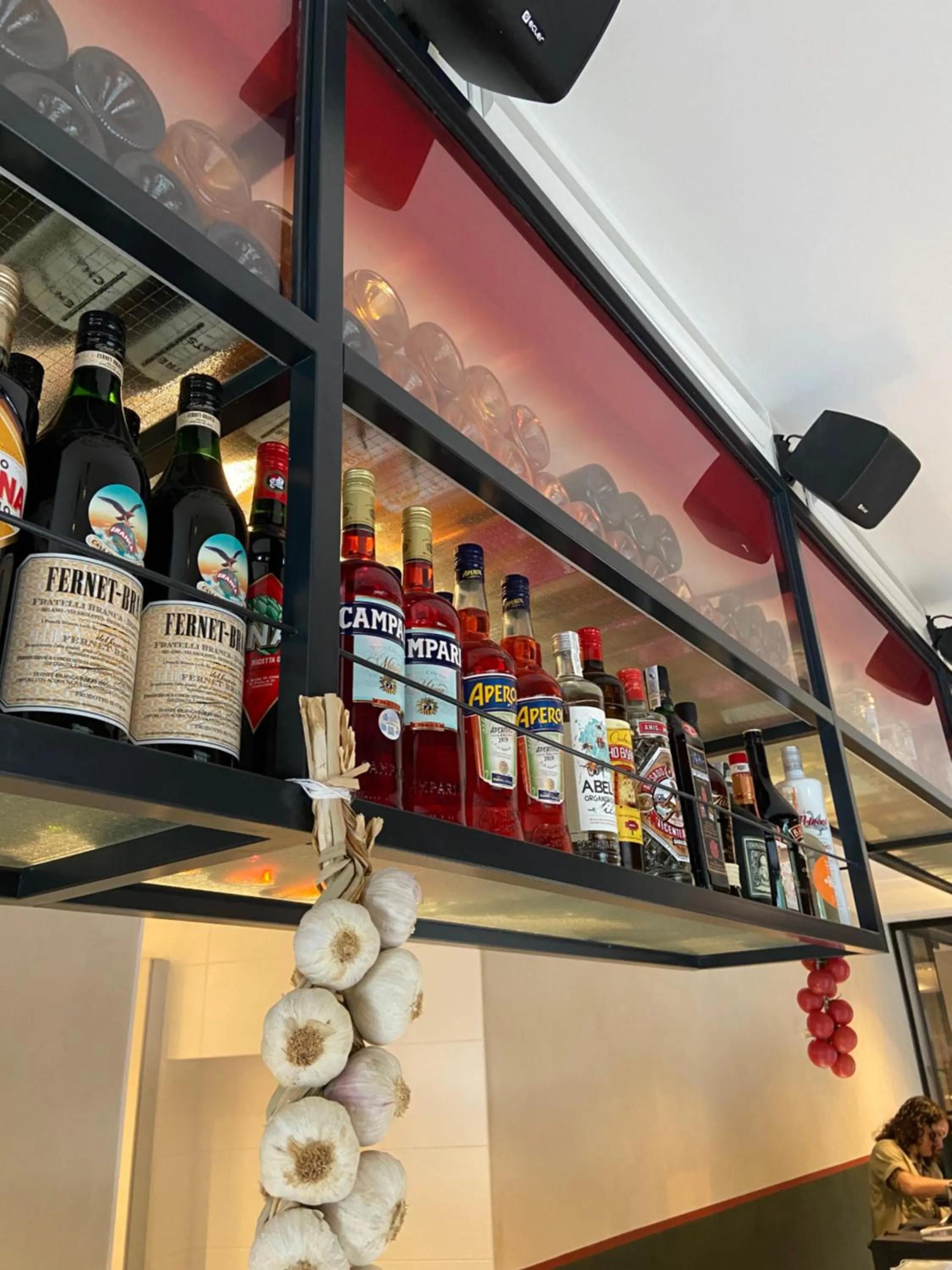 Restaurant/places to eat in LATROUPE Prado Hostel