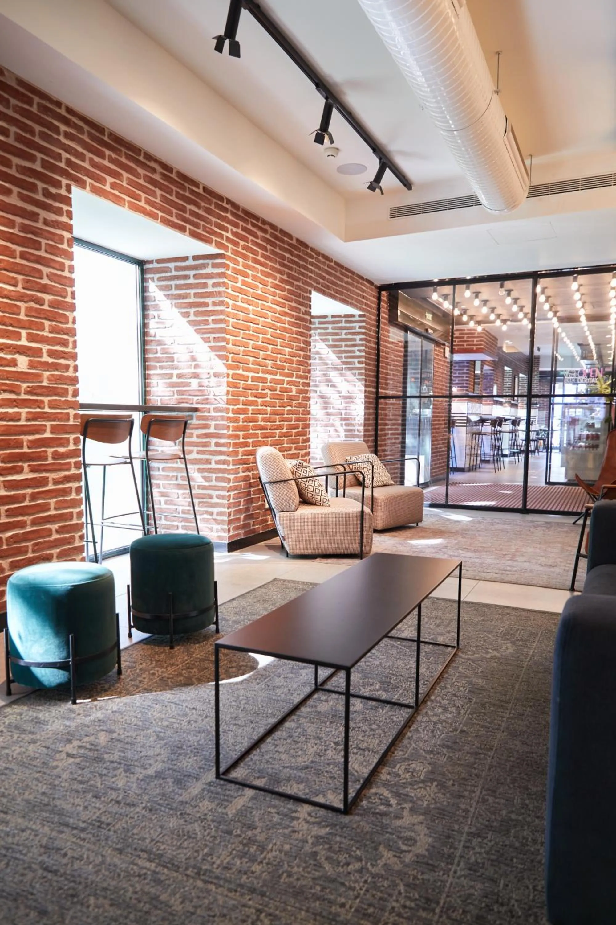 Library in LATROUPE Prado Hostel