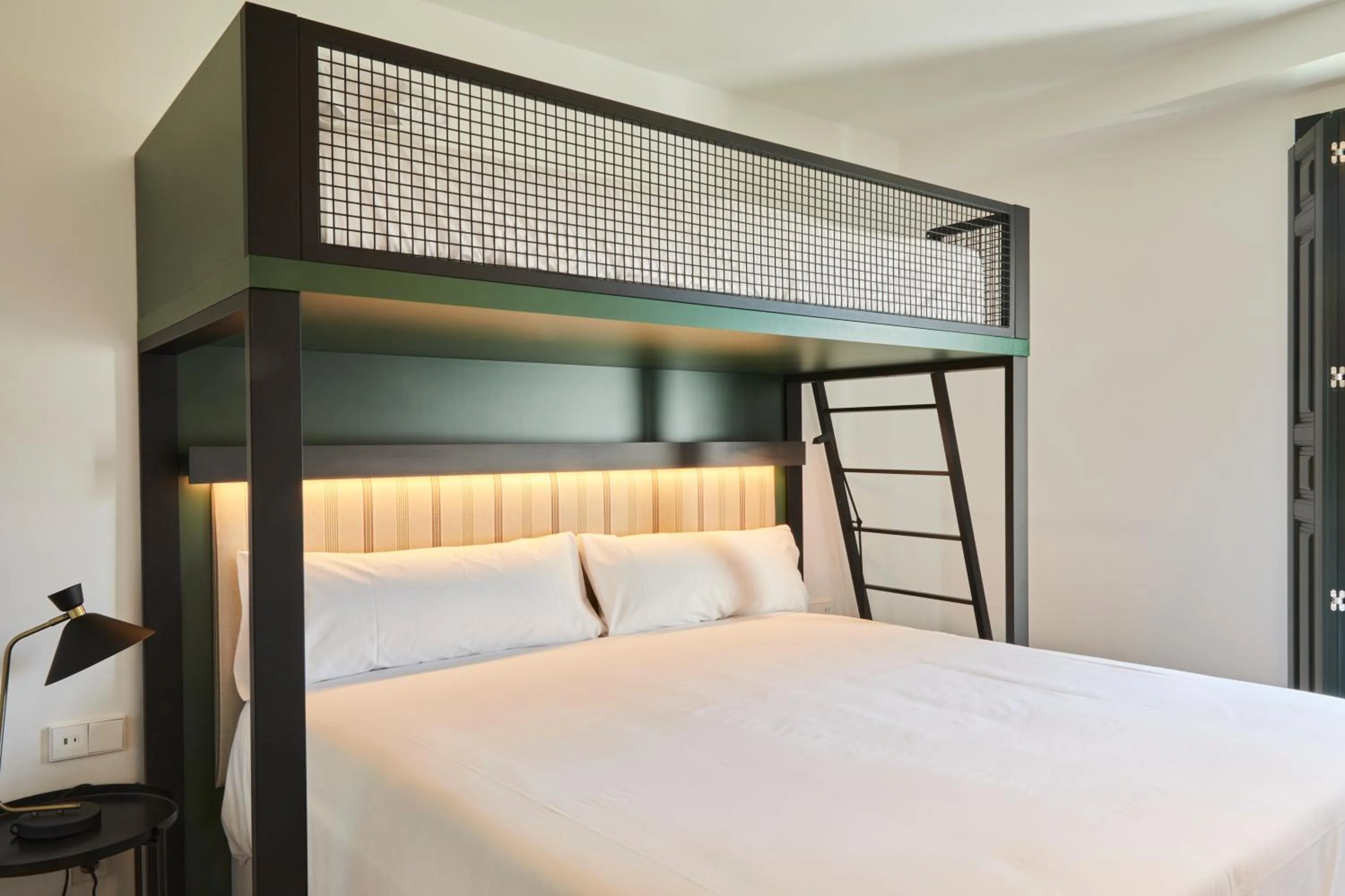 Bedroom, Bed in LATROUPE Prado Hostel