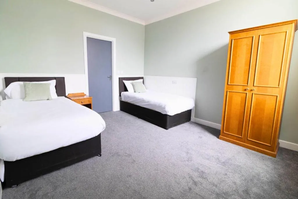 Bedroom, Bed in The Windmill Hotel