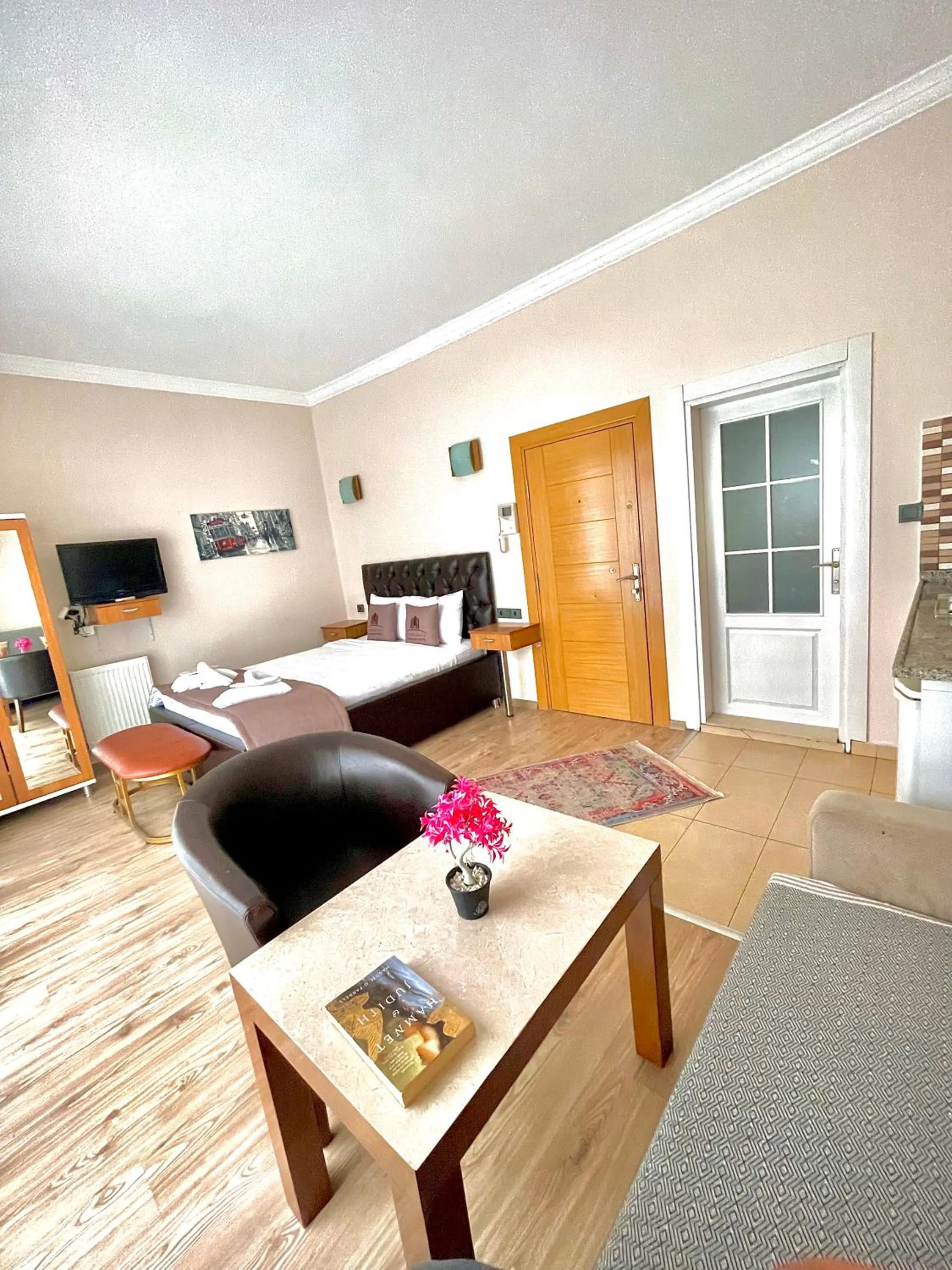 Massage, Bed in Elegance Aparts Cihangir