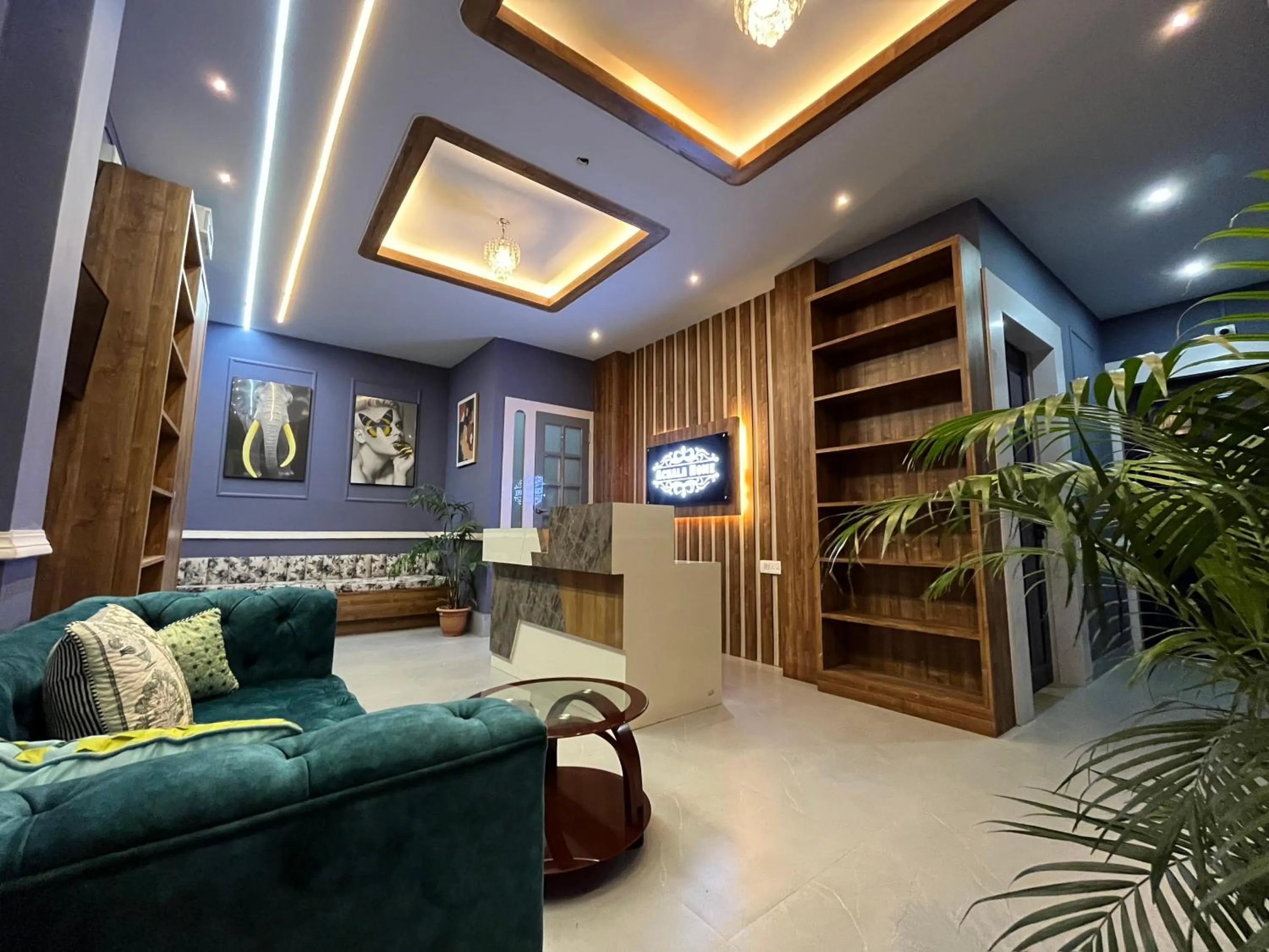 Communal lounge/ TV room in Achala Home