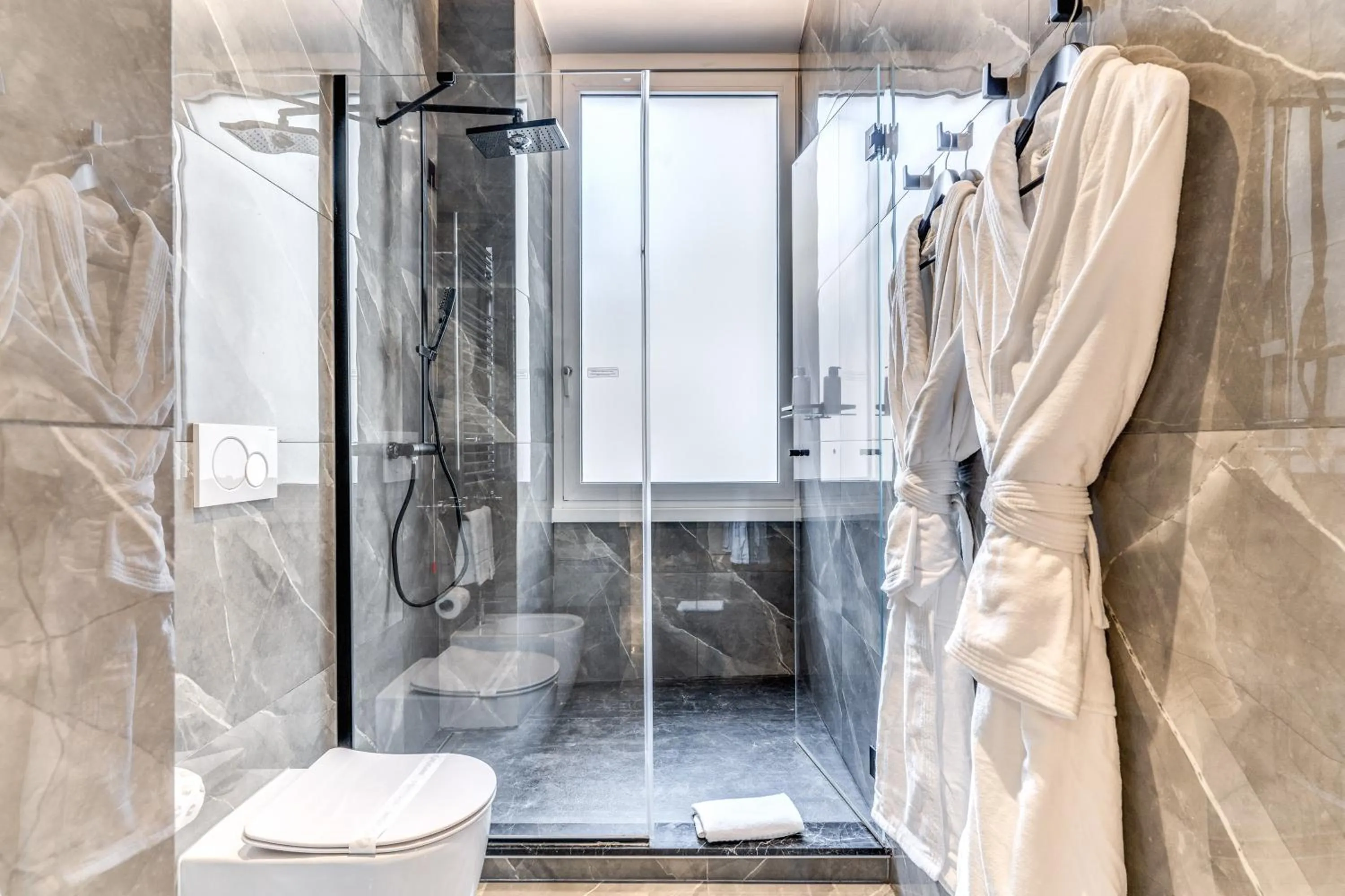 Bathroom in CC Palace Hotel