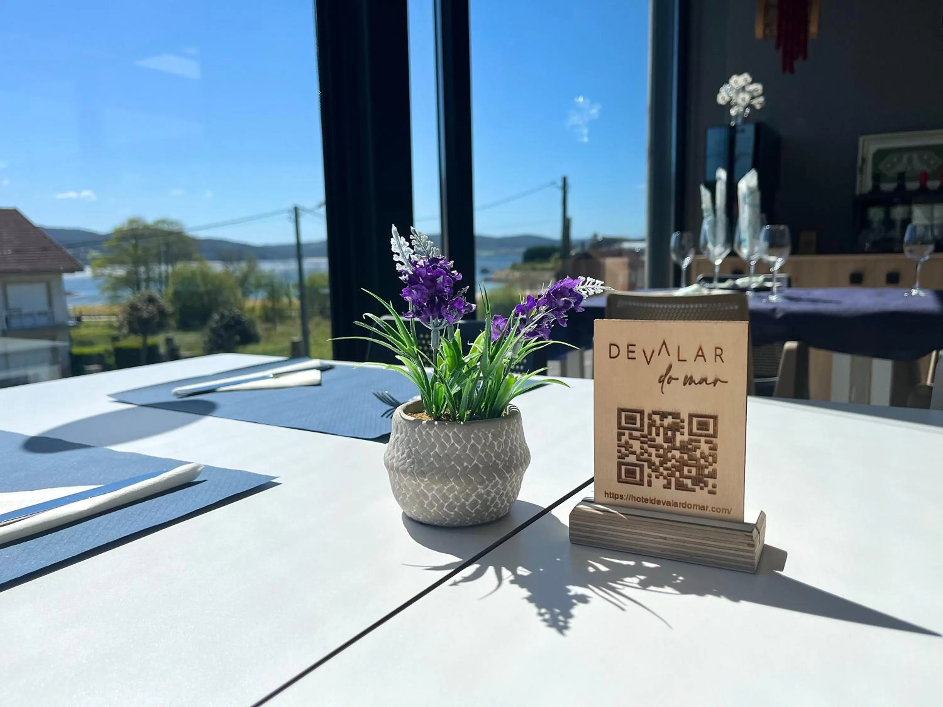 Restaurant/places to eat in Hospedium Hotel Devalar Do Mar