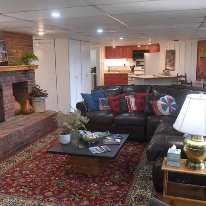 2 Bedroom Apartment overlooks WCU and Cullowhee NC - Smoke and Pet free