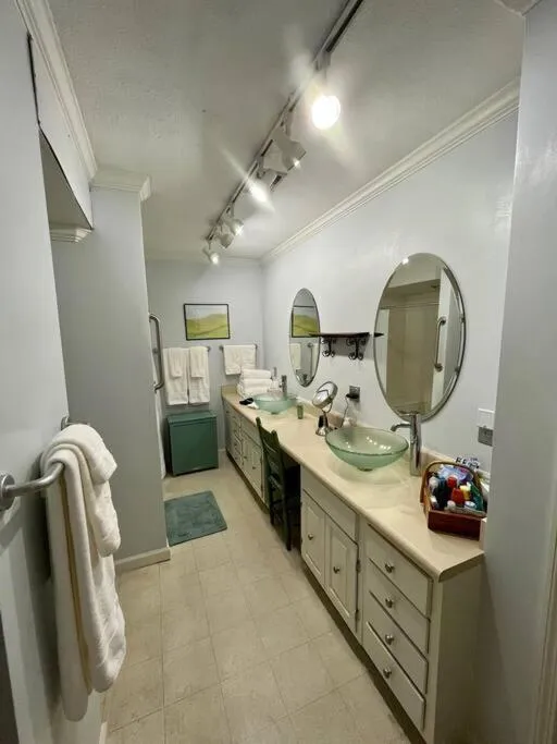 2 Bedroom Apartment overlooks WCU and Cullowhee NC - Smoke and Pet free