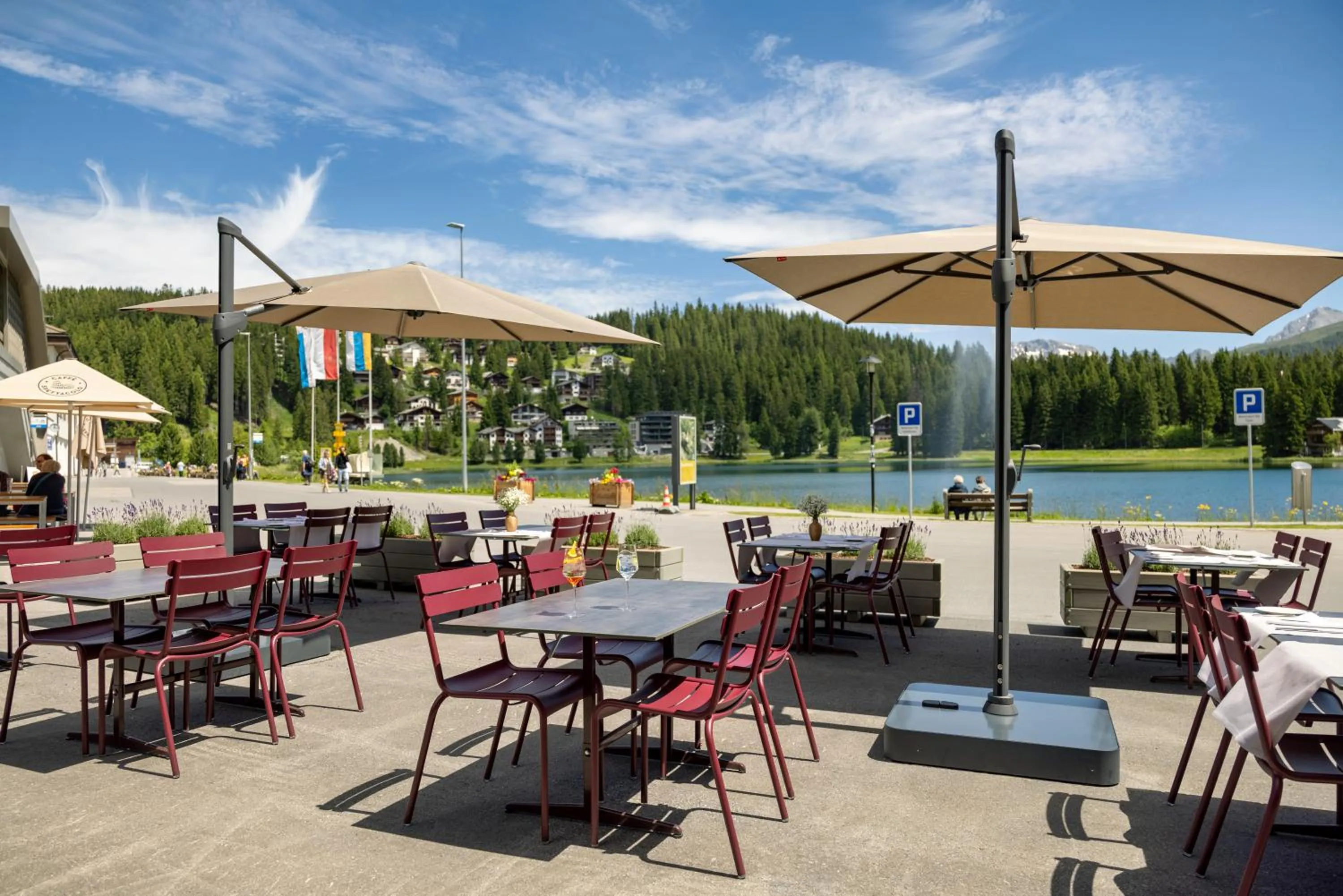 Restaurant/places to eat in Postresidenz am See