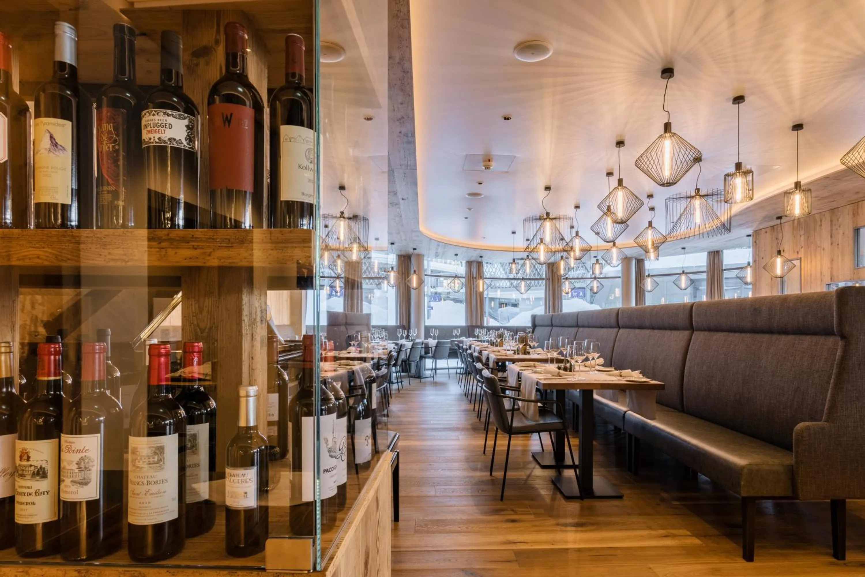 Restaurant/places to eat in Postresidenz am See