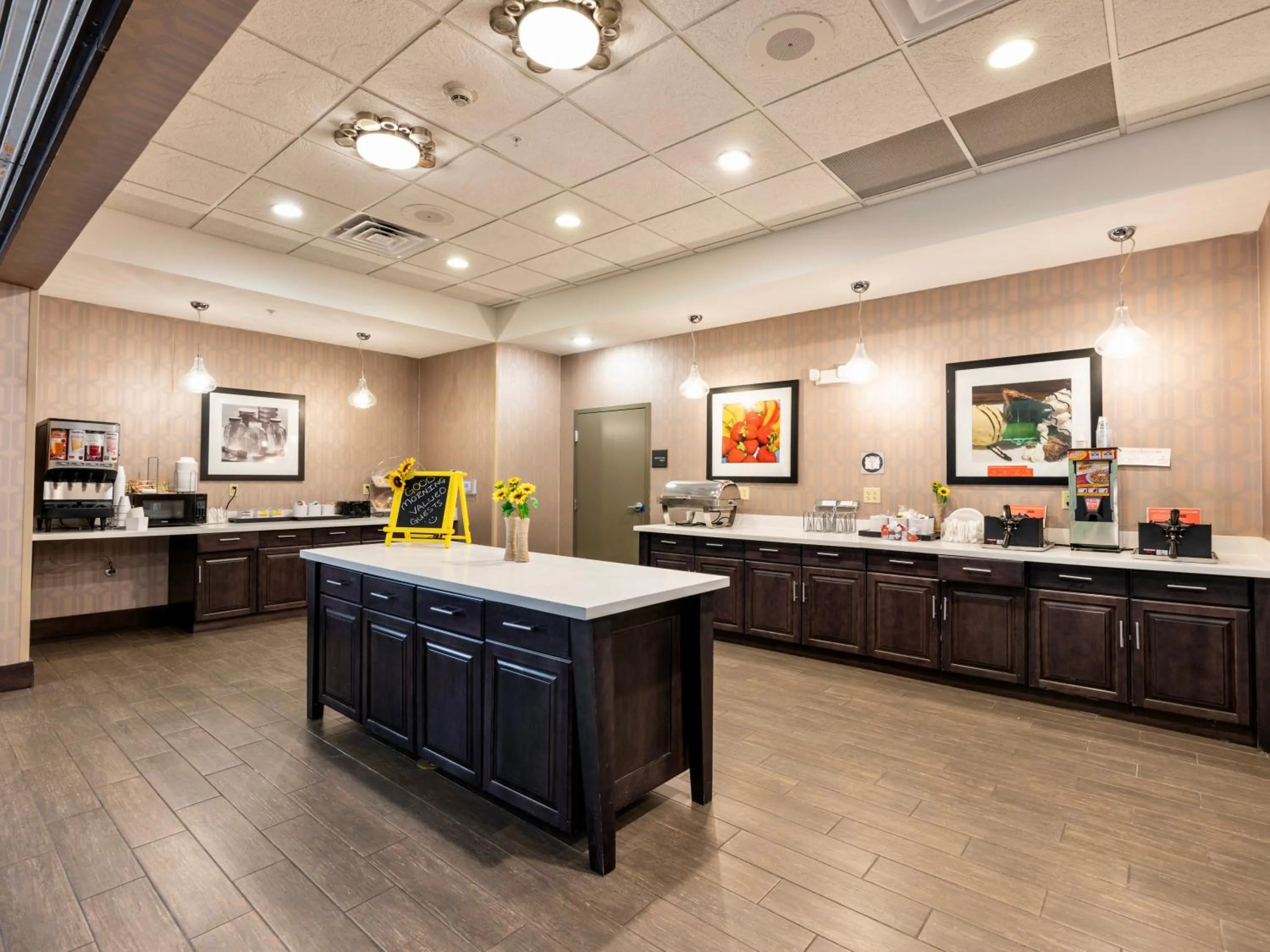 Breakfast in Quality Inn - Pratt