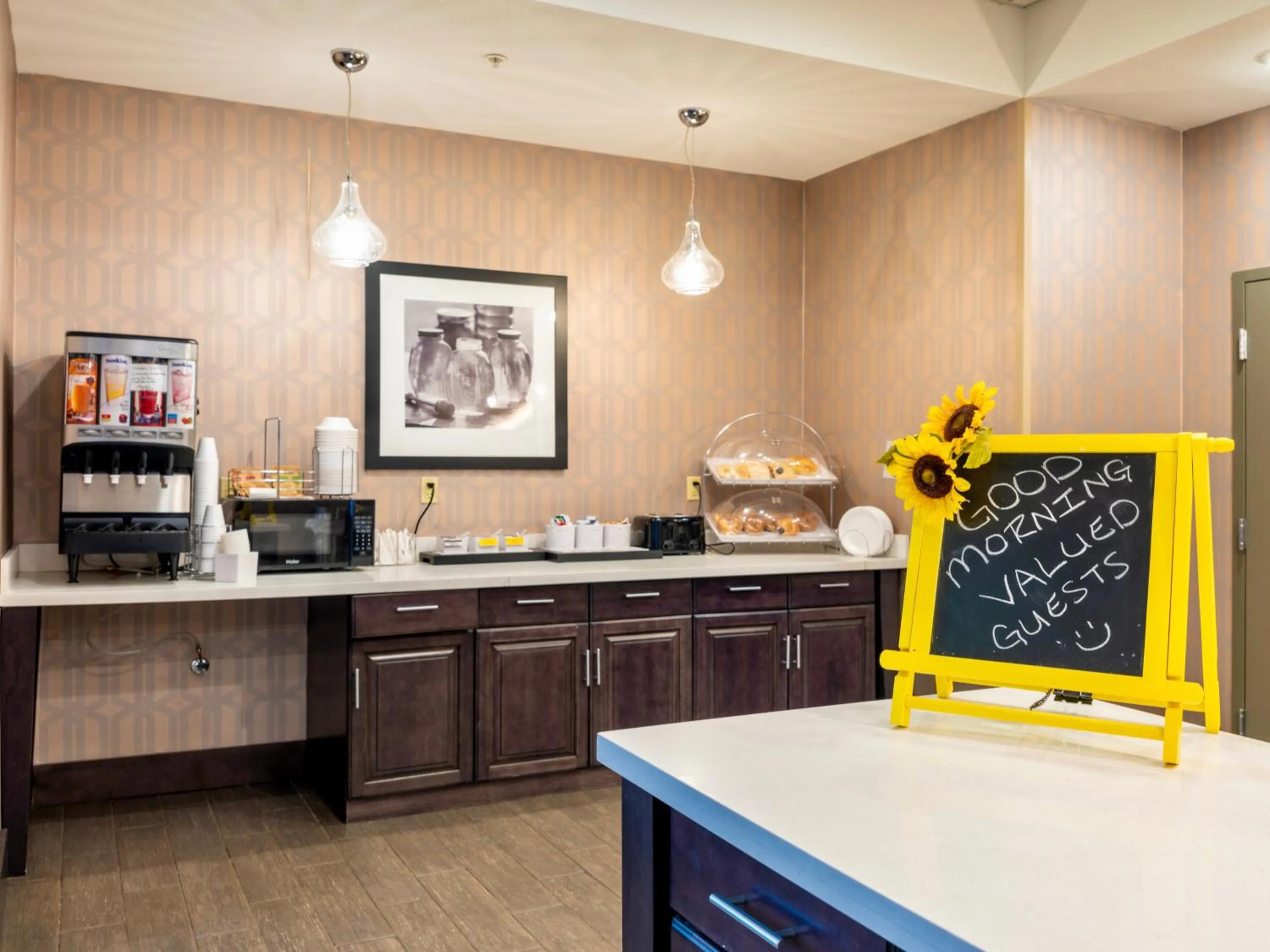 Breakfast in Quality Inn - Pratt