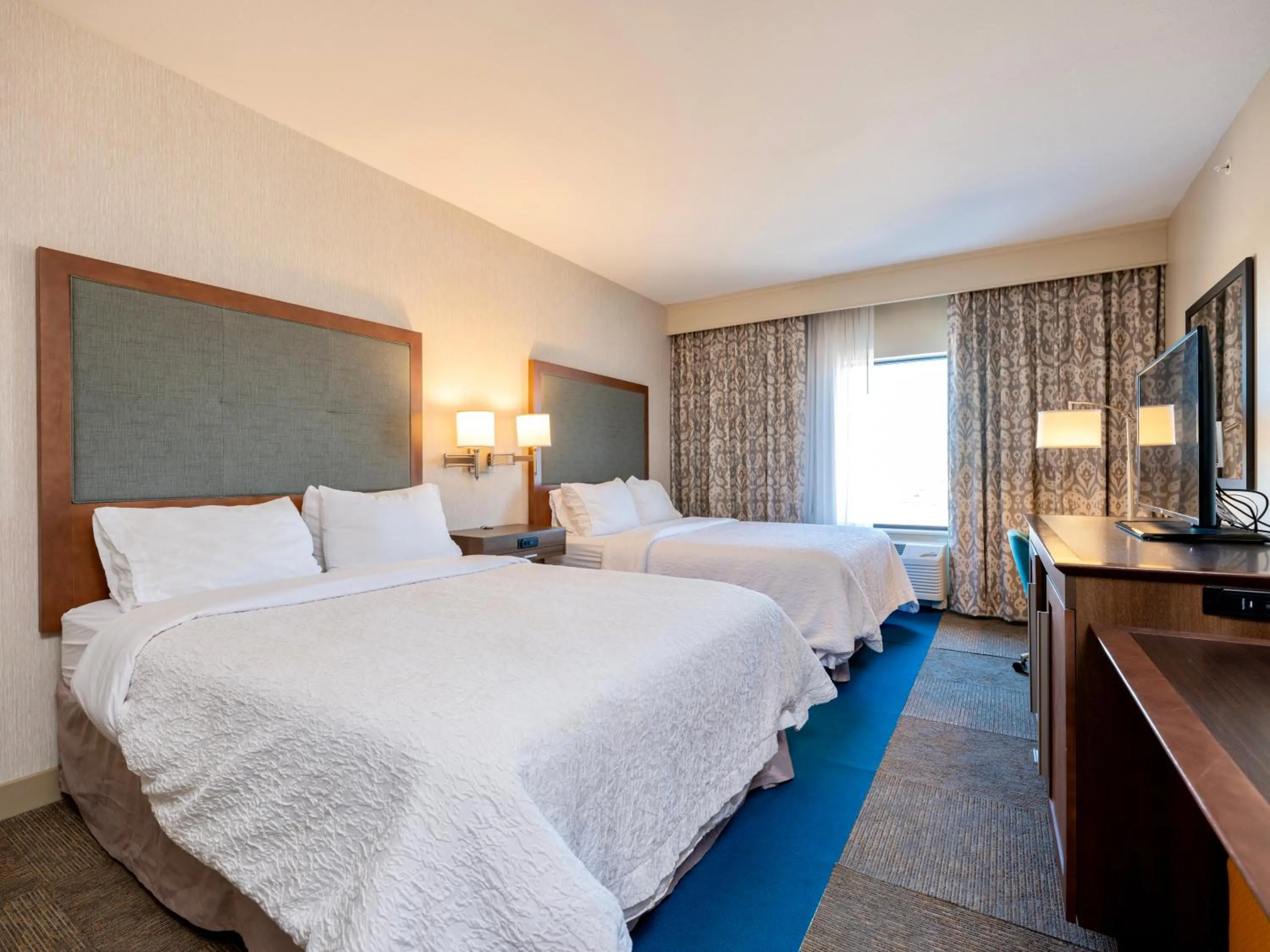 Bedroom, Bed in Quality Inn - Pratt