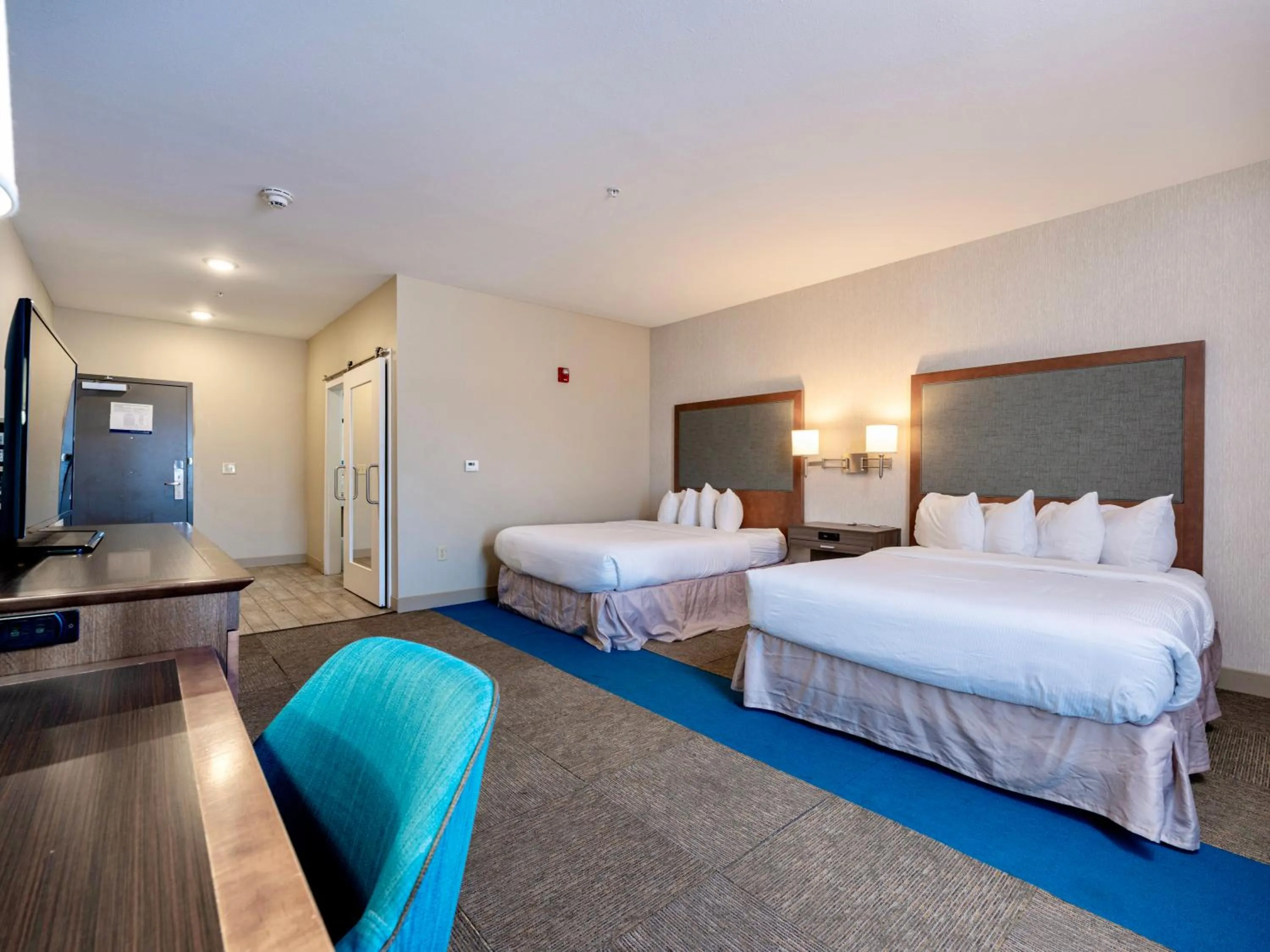 Photo of the whole room, Bed in Quality Inn - Pratt