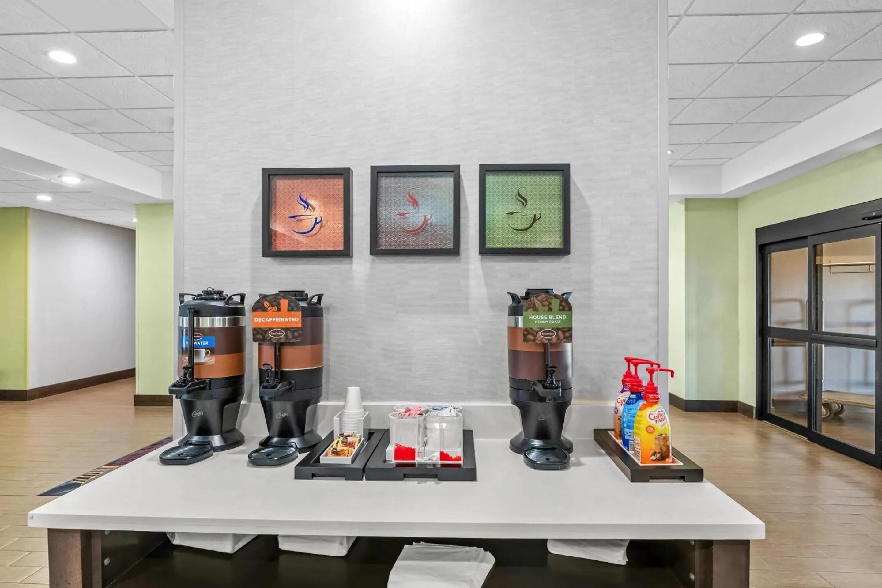 Breakfast in Quality Inn - Pratt