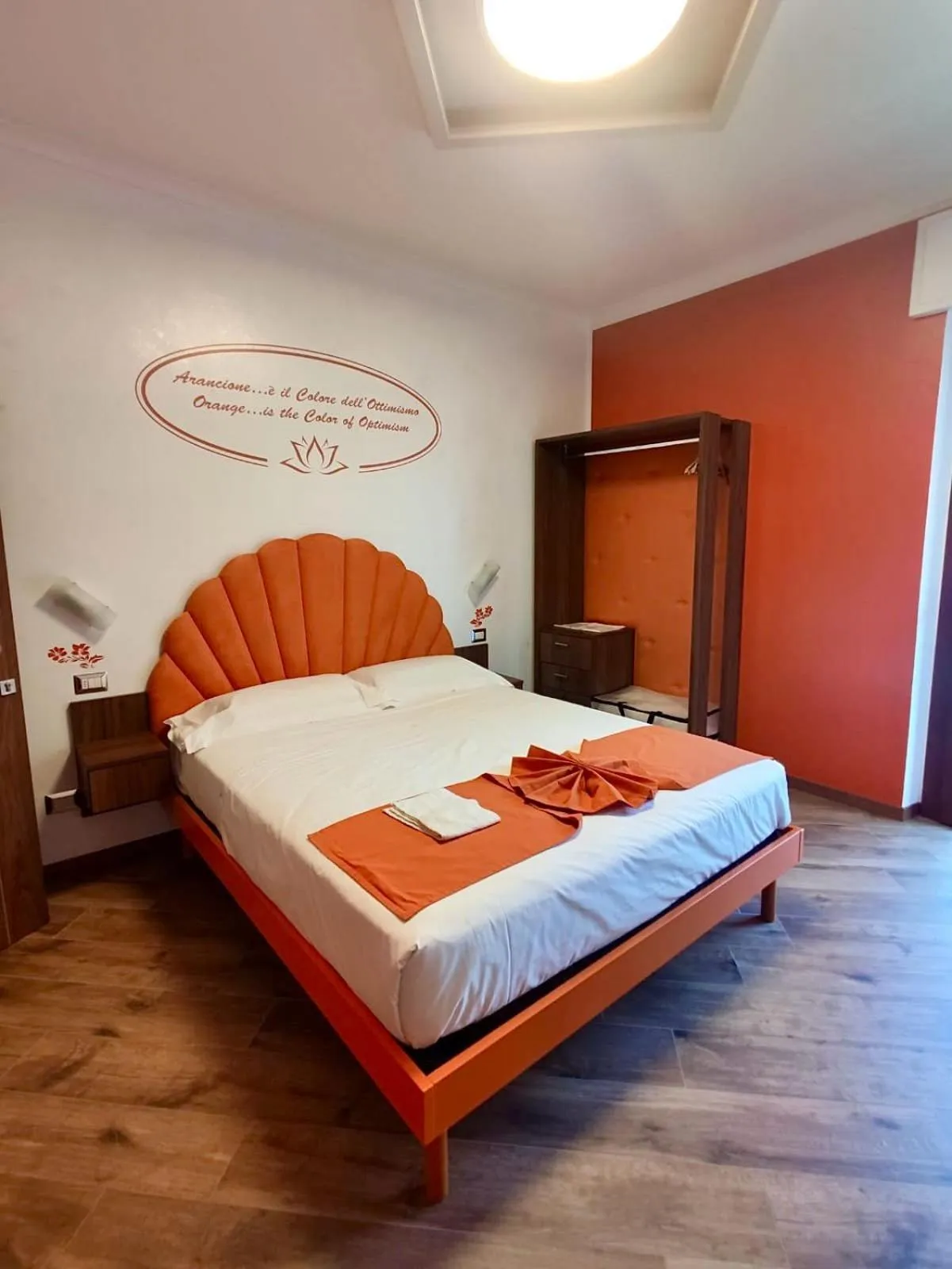 Bedroom, Bed in Rainbow Hotel Depandance Joli