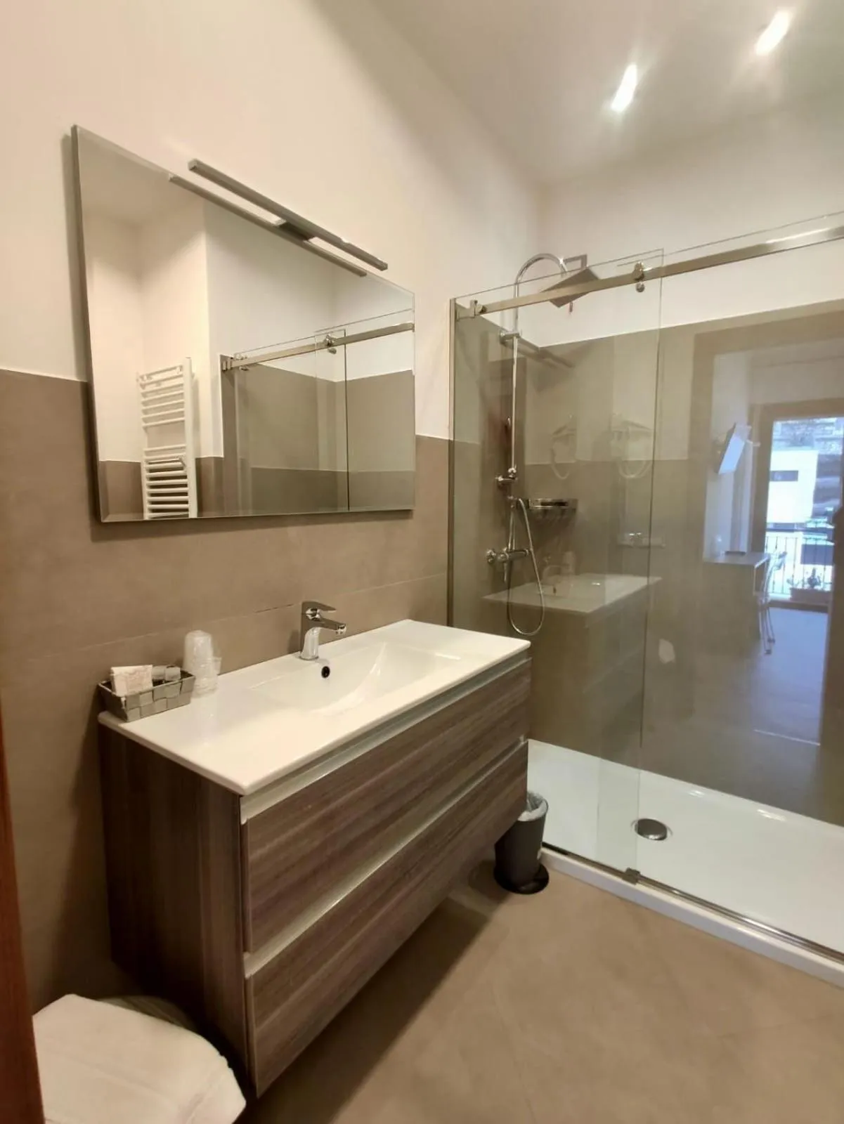 Bathroom in Rainbow Hotel Depandance Joli