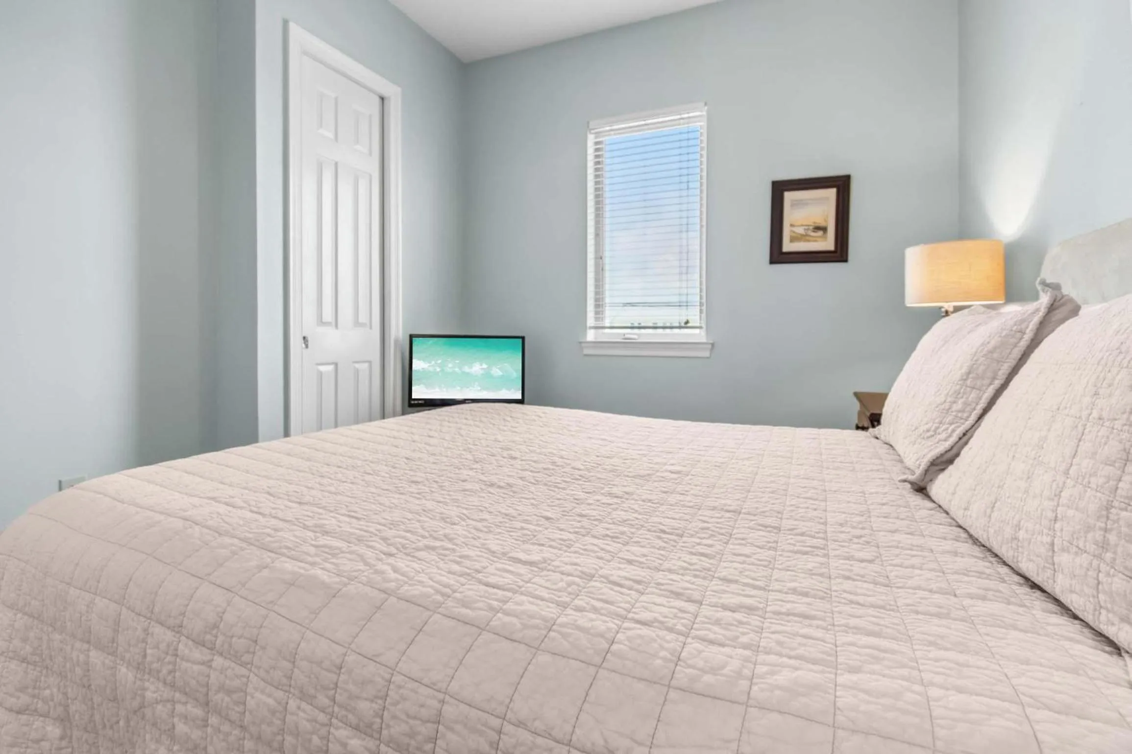 Bed in Hannah's Beach Paradise